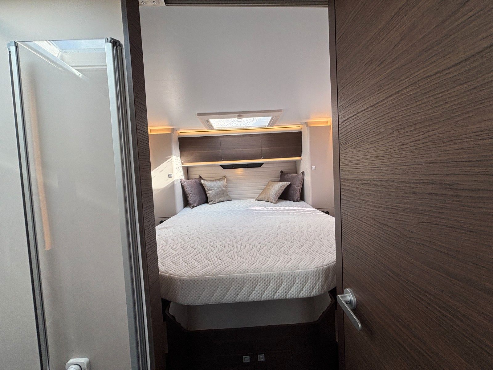 ADRIA Coral Supreme 670DC 2027,