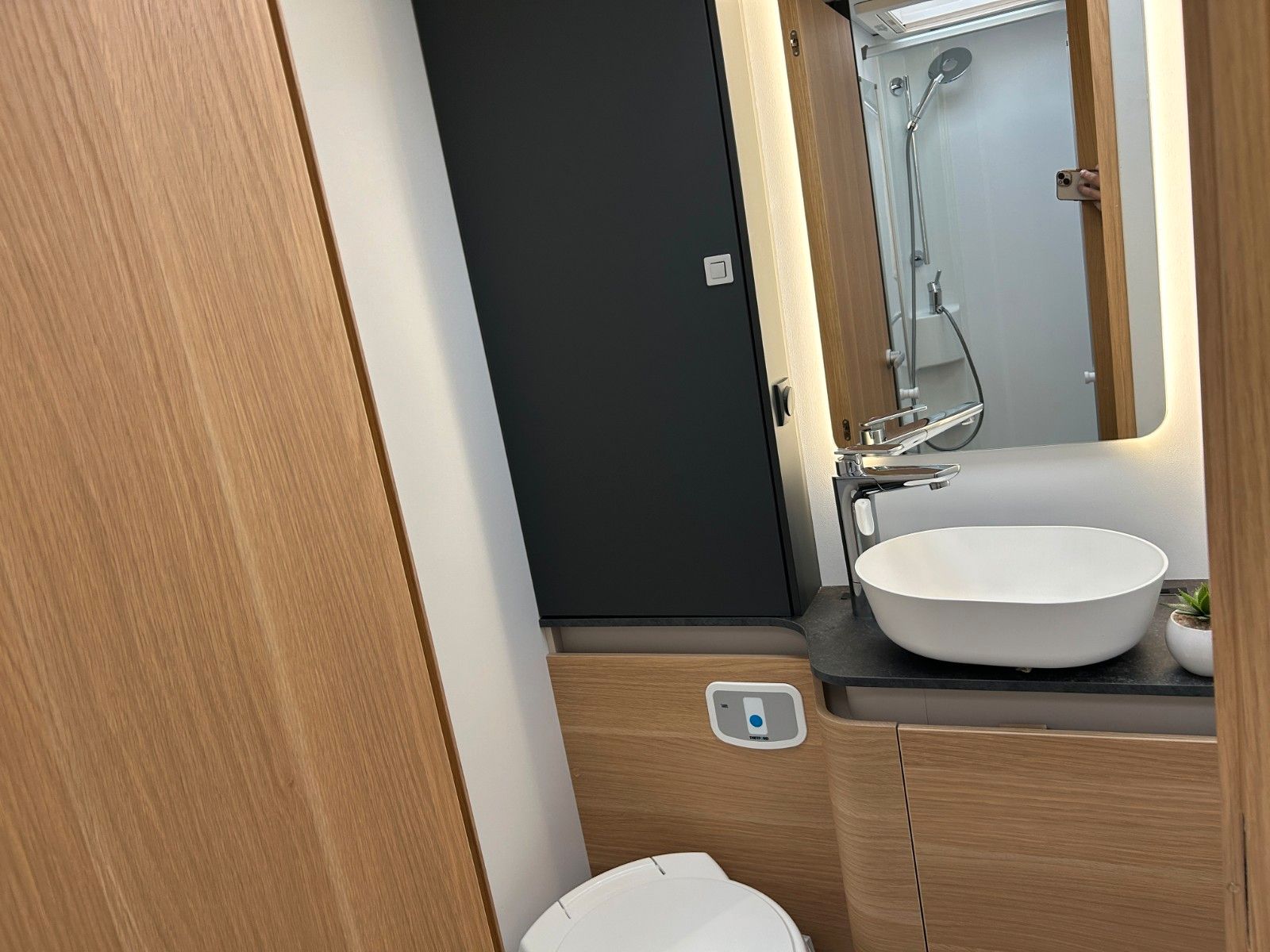 ADRIA Matrix ALL-IN 670 SL, 180PS, Automatik