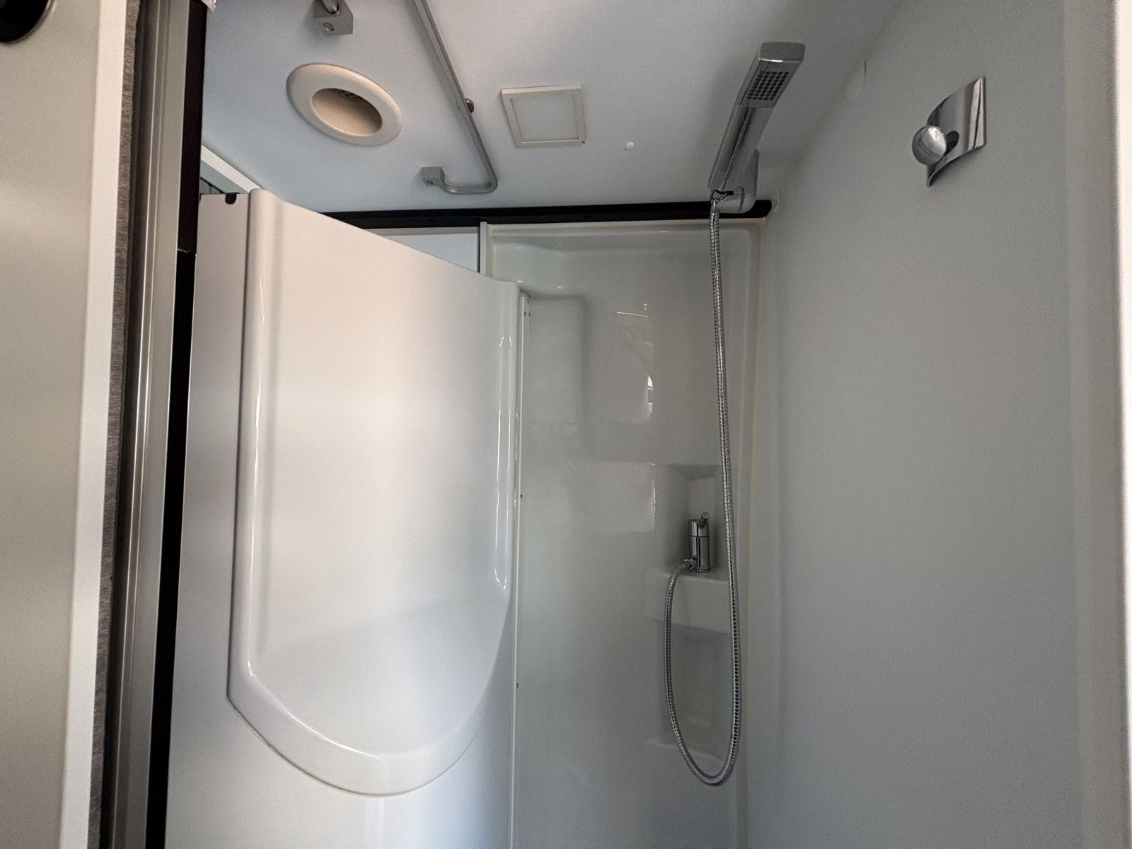 Adria Twin Supreme 640SLB, Alarmanlage, Markise, 2023