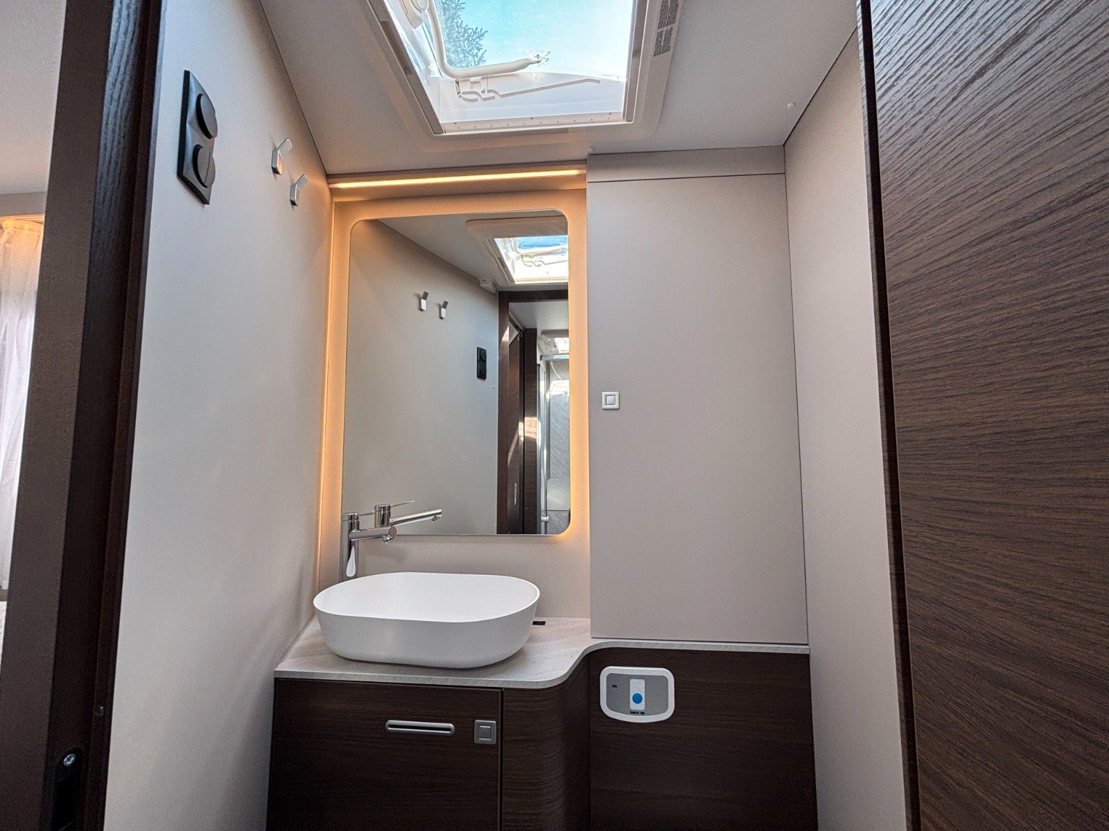 ADRIA Coral Supreme 670DC 2027,