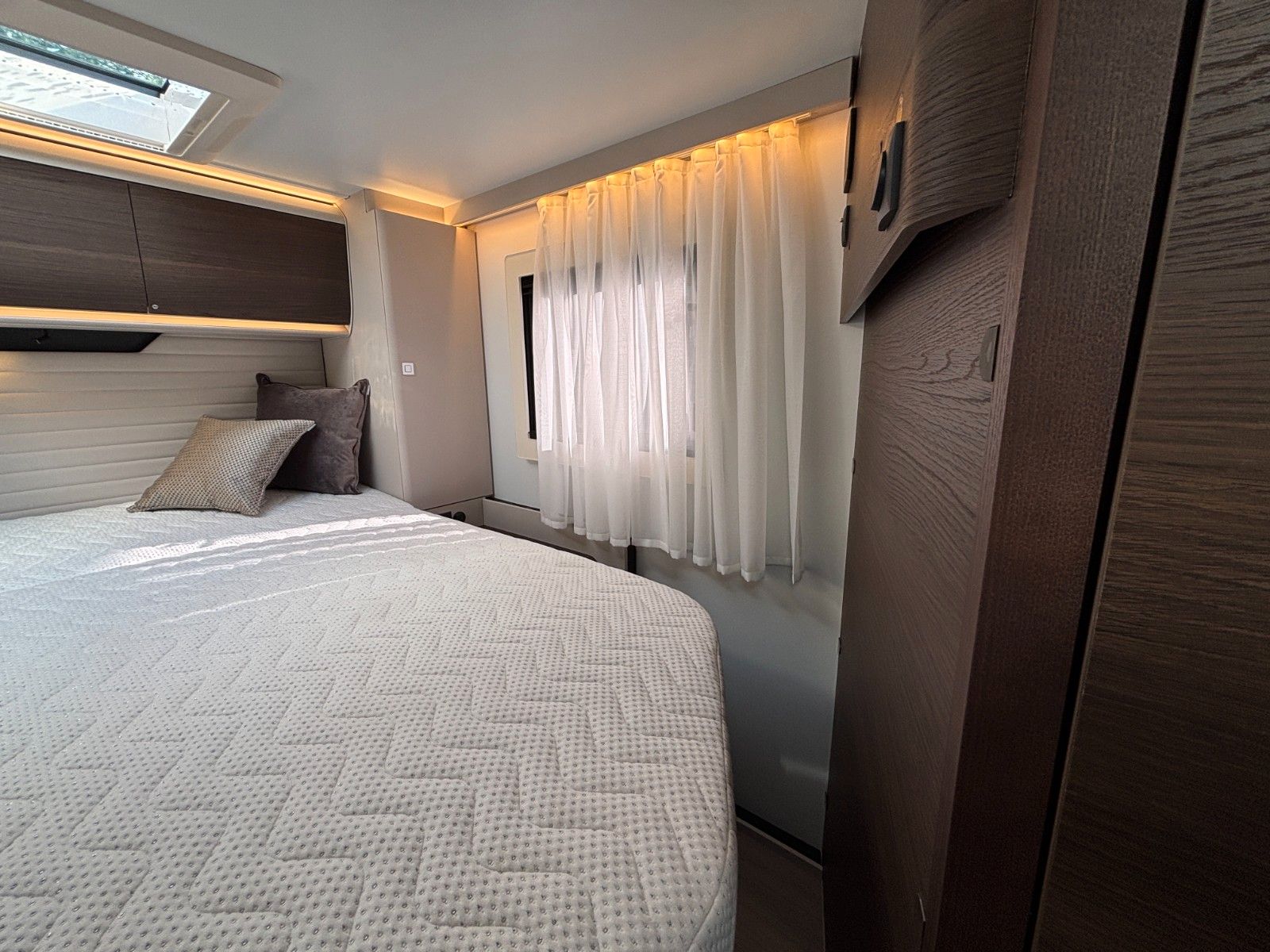 ADRIA Coral Supreme 670DC 2027,