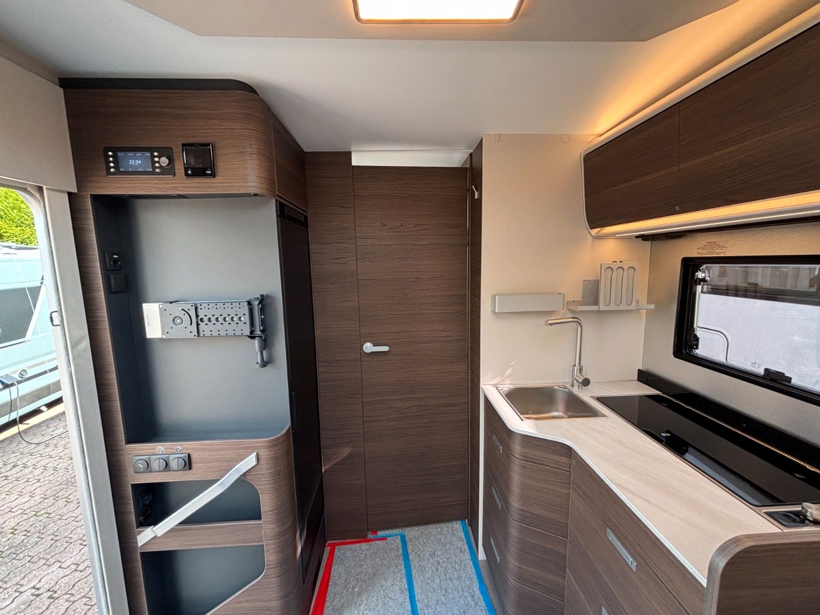 ADRIA Coral Supreme 670DC 2027,
