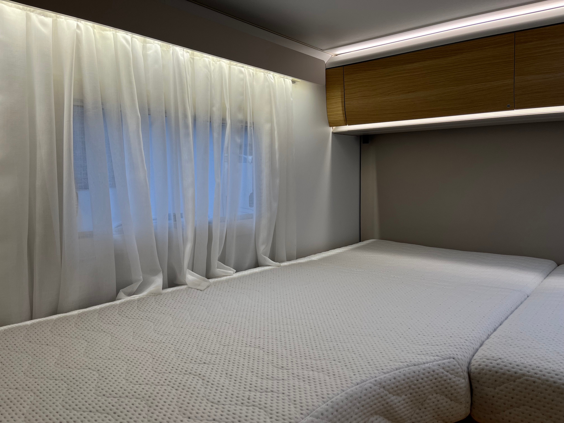 Huge Henry 2 Adria Matrix All-In 670 SL