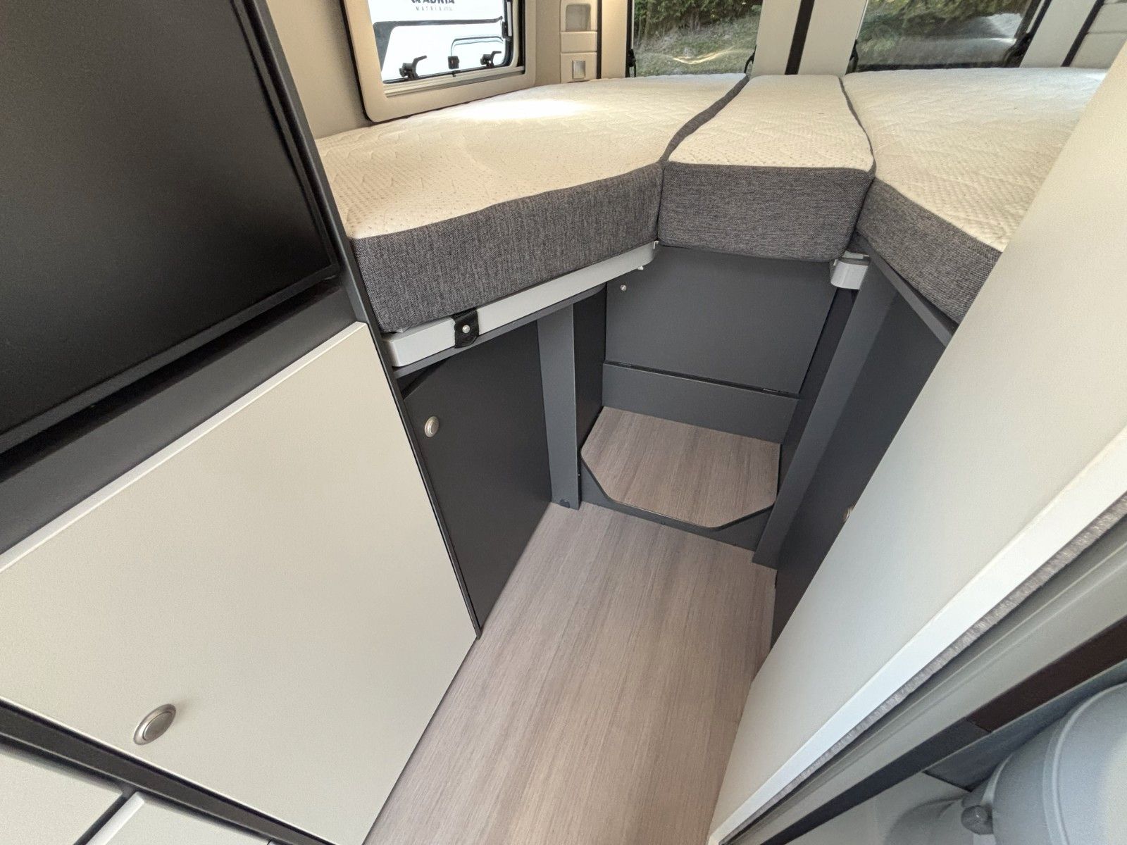 Adria Twin Supreme 640SLB, Alarmanlage, Markise, 2023