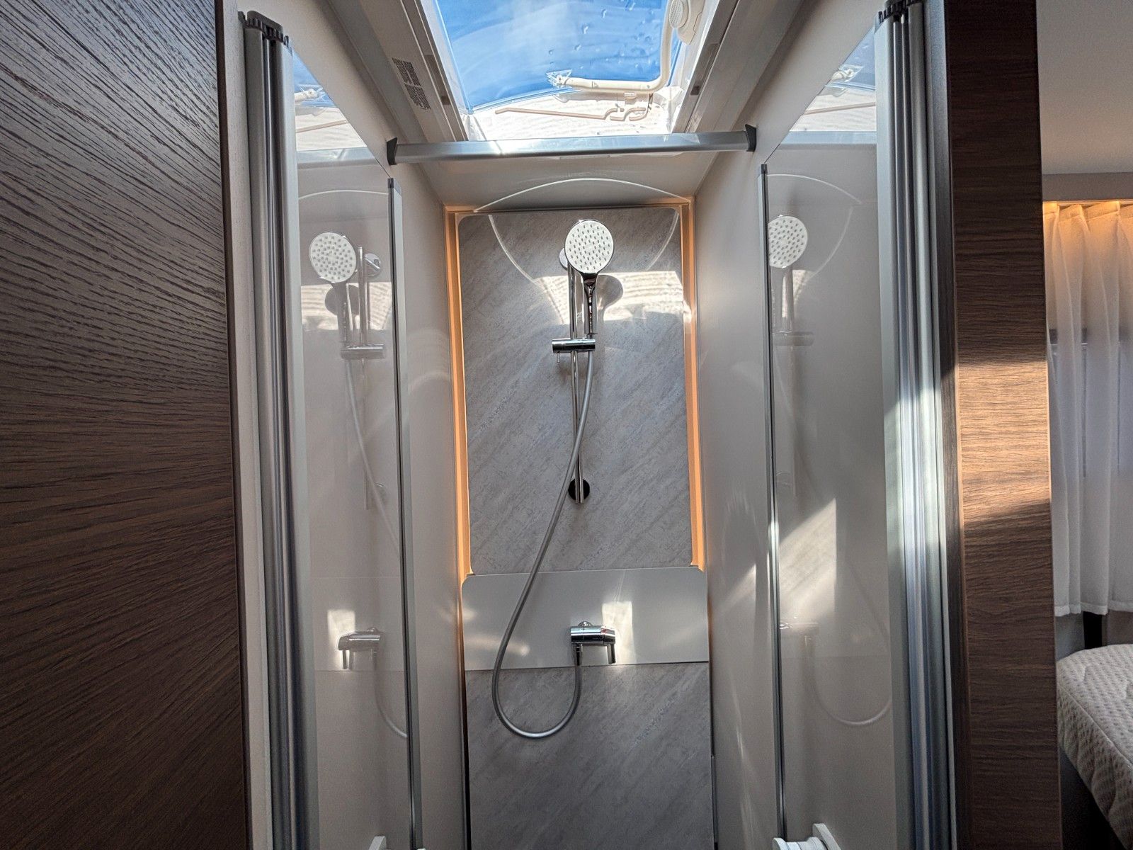 ADRIA Coral Supreme 670DC 2027,