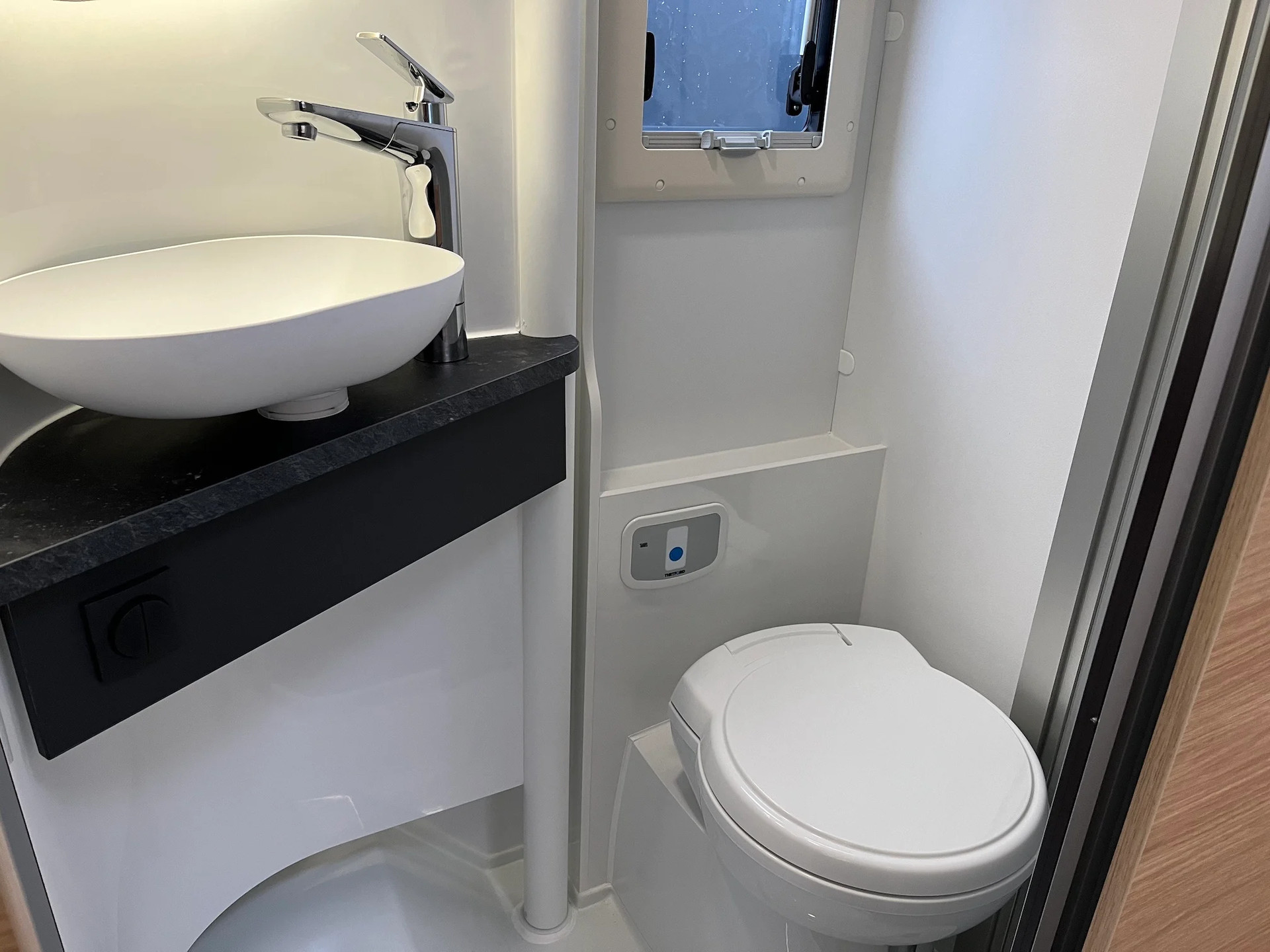 Shining Star 1 Adria Matrix Axess 600 SL