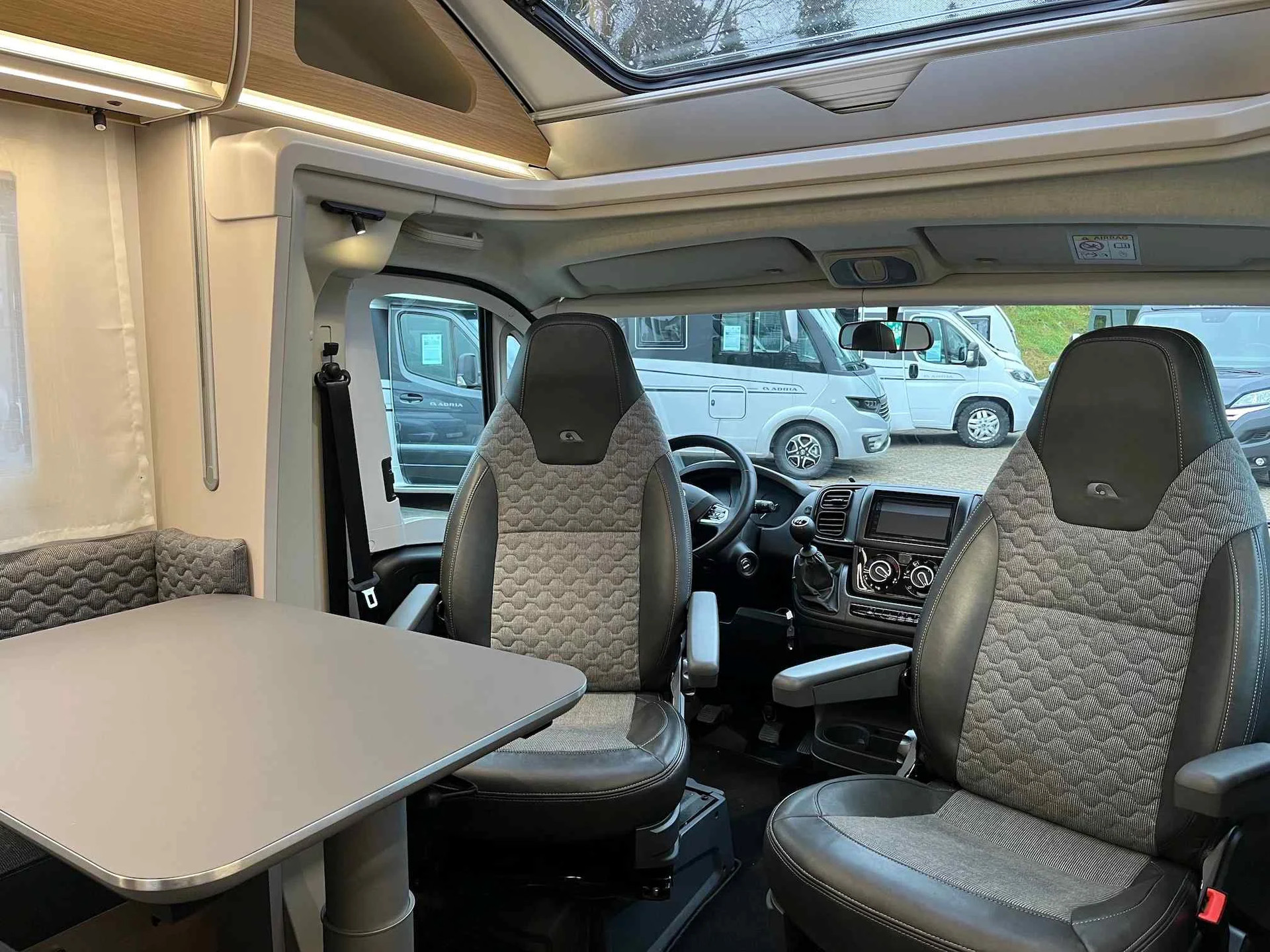 Huge Henry 1 Adria Matrix All-In 670 SL