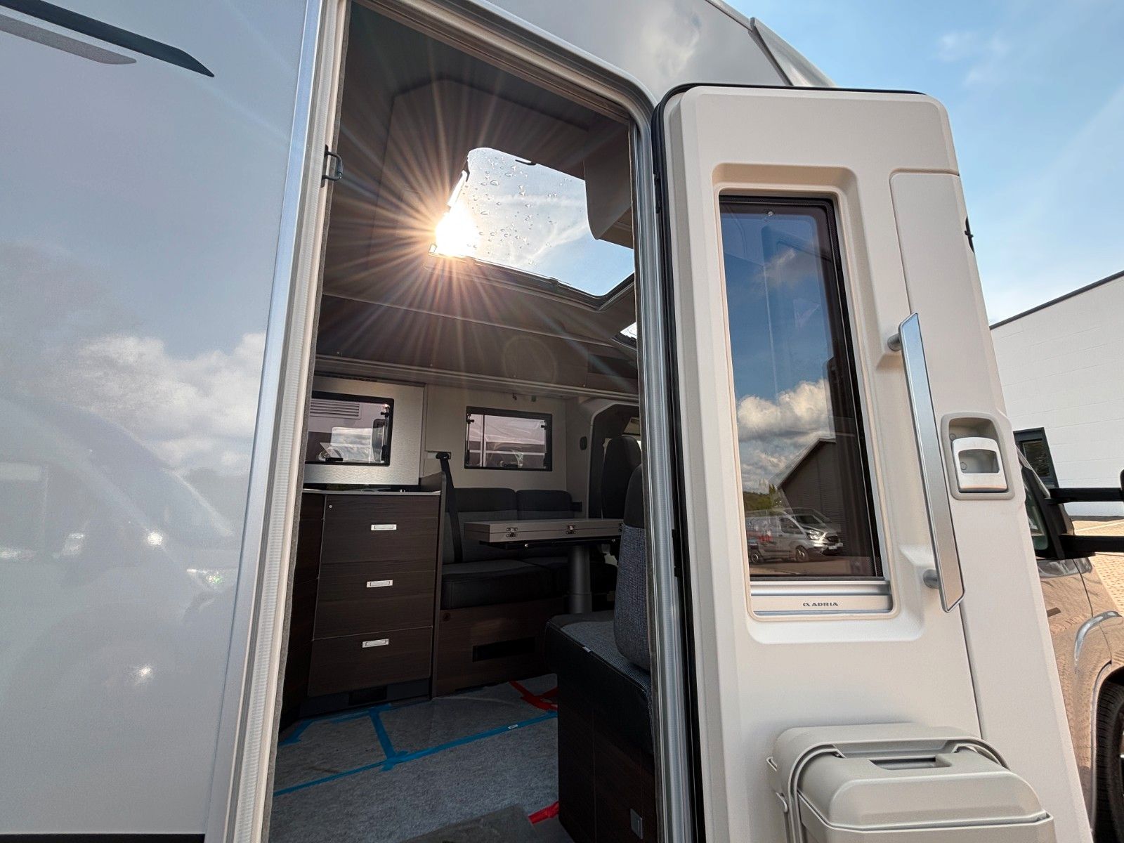 ADRIA Coral Supreme 670DC 2027,