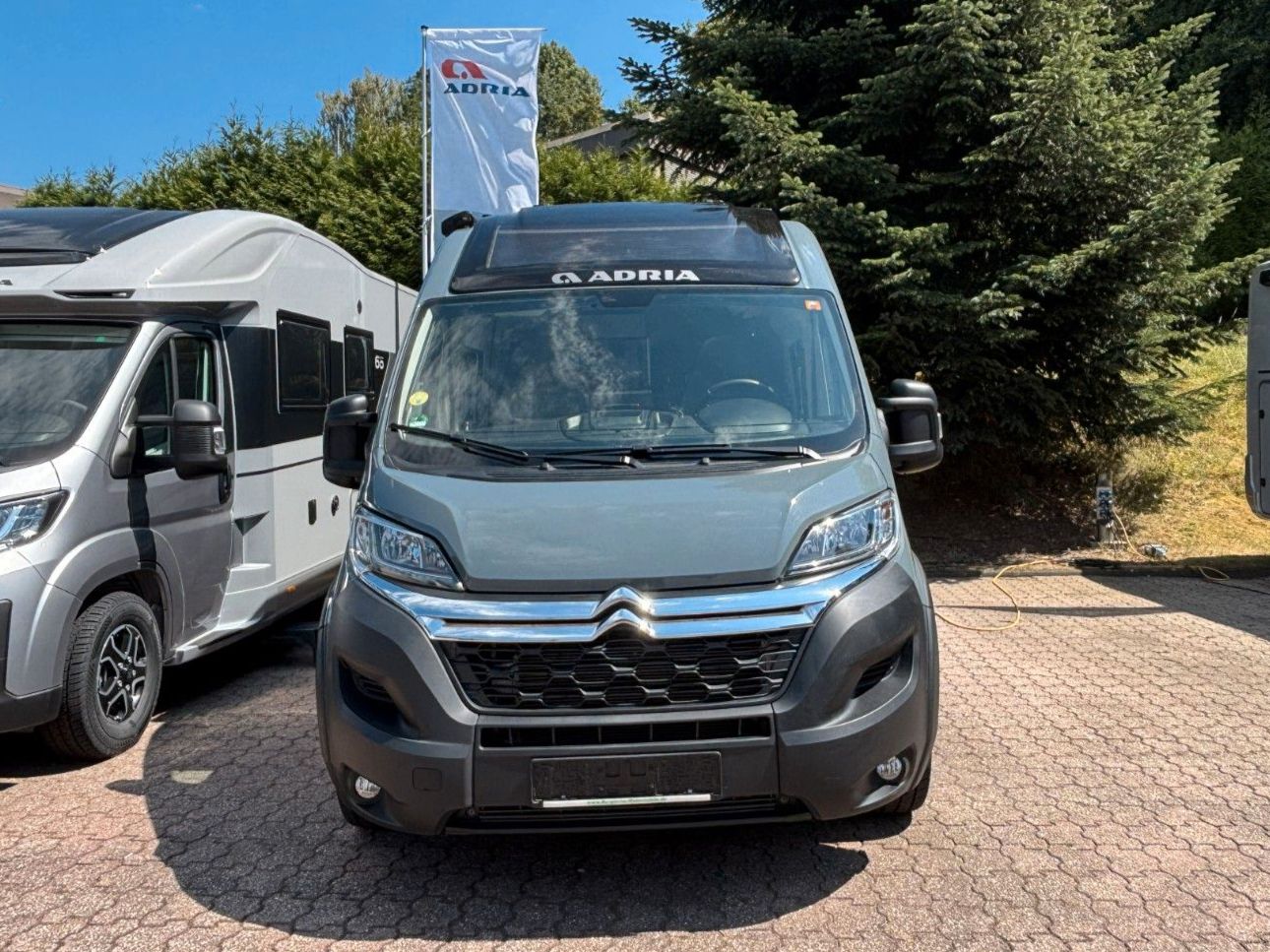 Adria Twin Supreme 640SLB, Alarmanlage, Markise, 2023