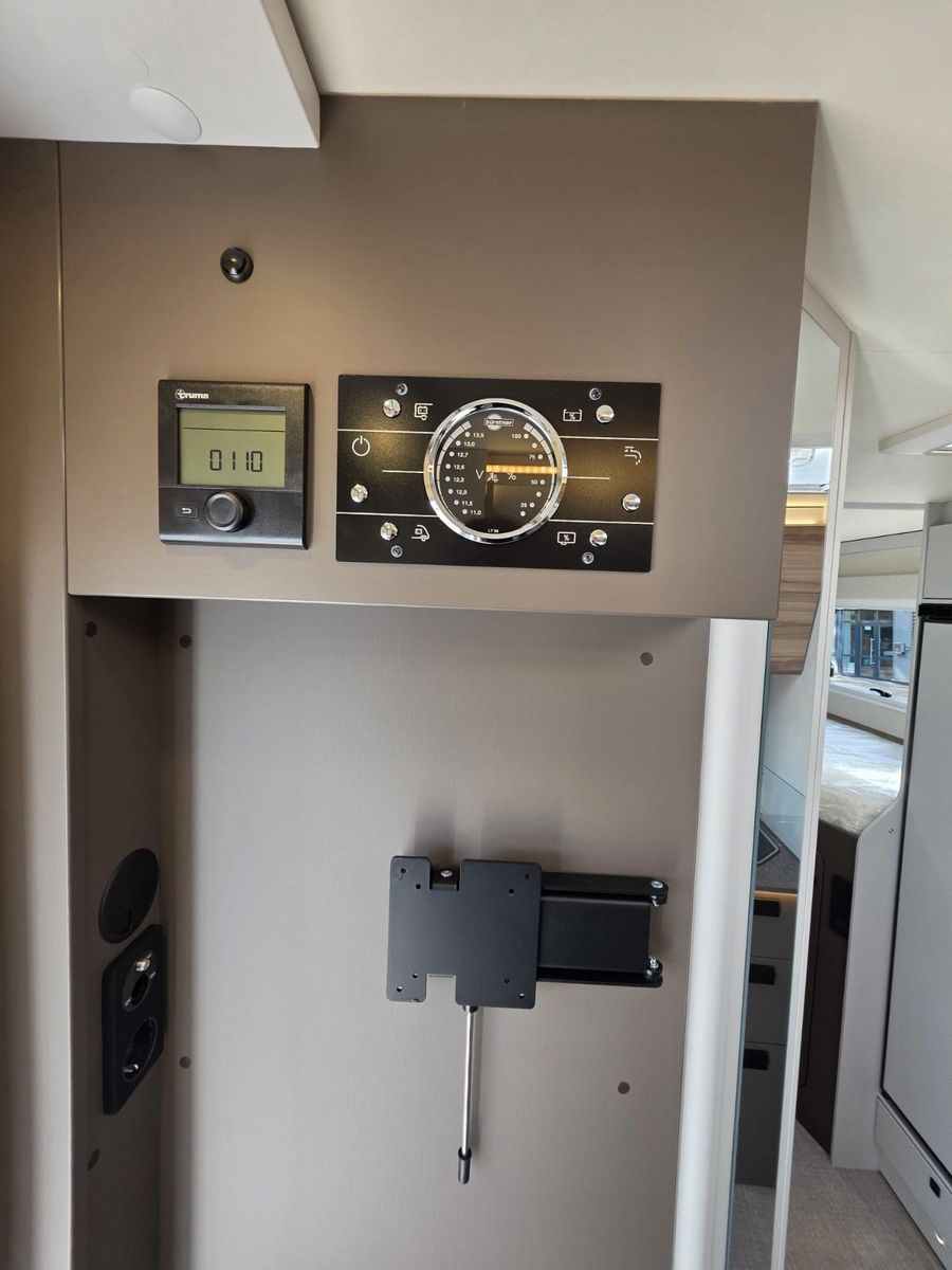 BUERSTNER B66 TD 690 G
