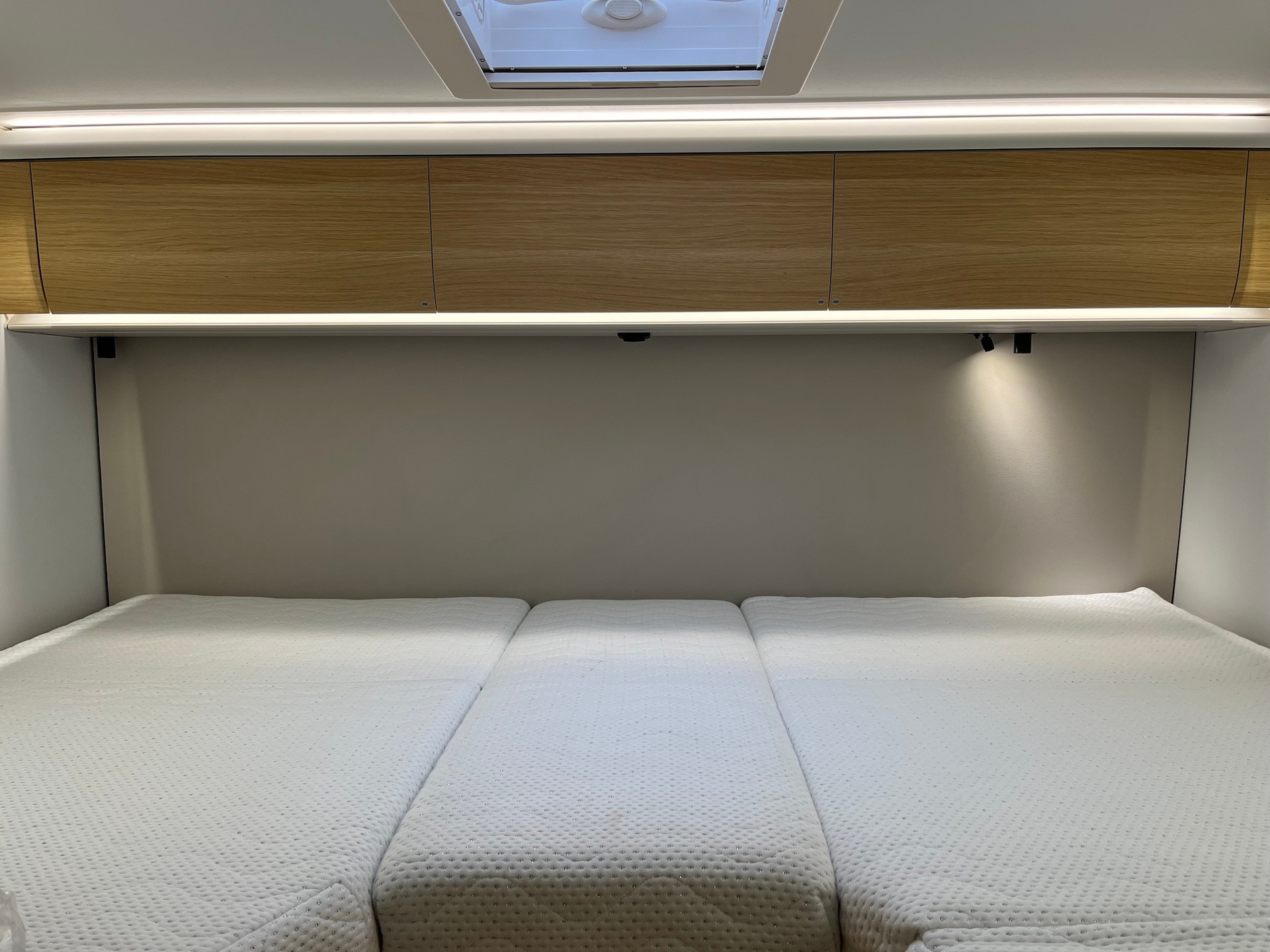 Huge Henry 2 Adria Matrix All-In 670 SL