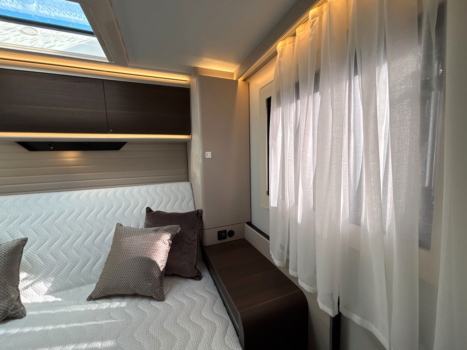 ADRIA Coral Supreme 670DC 2027,