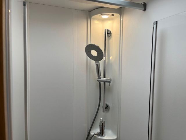 ADRIA Matrix ALL-IN 670 SL, 180PS, Automatik