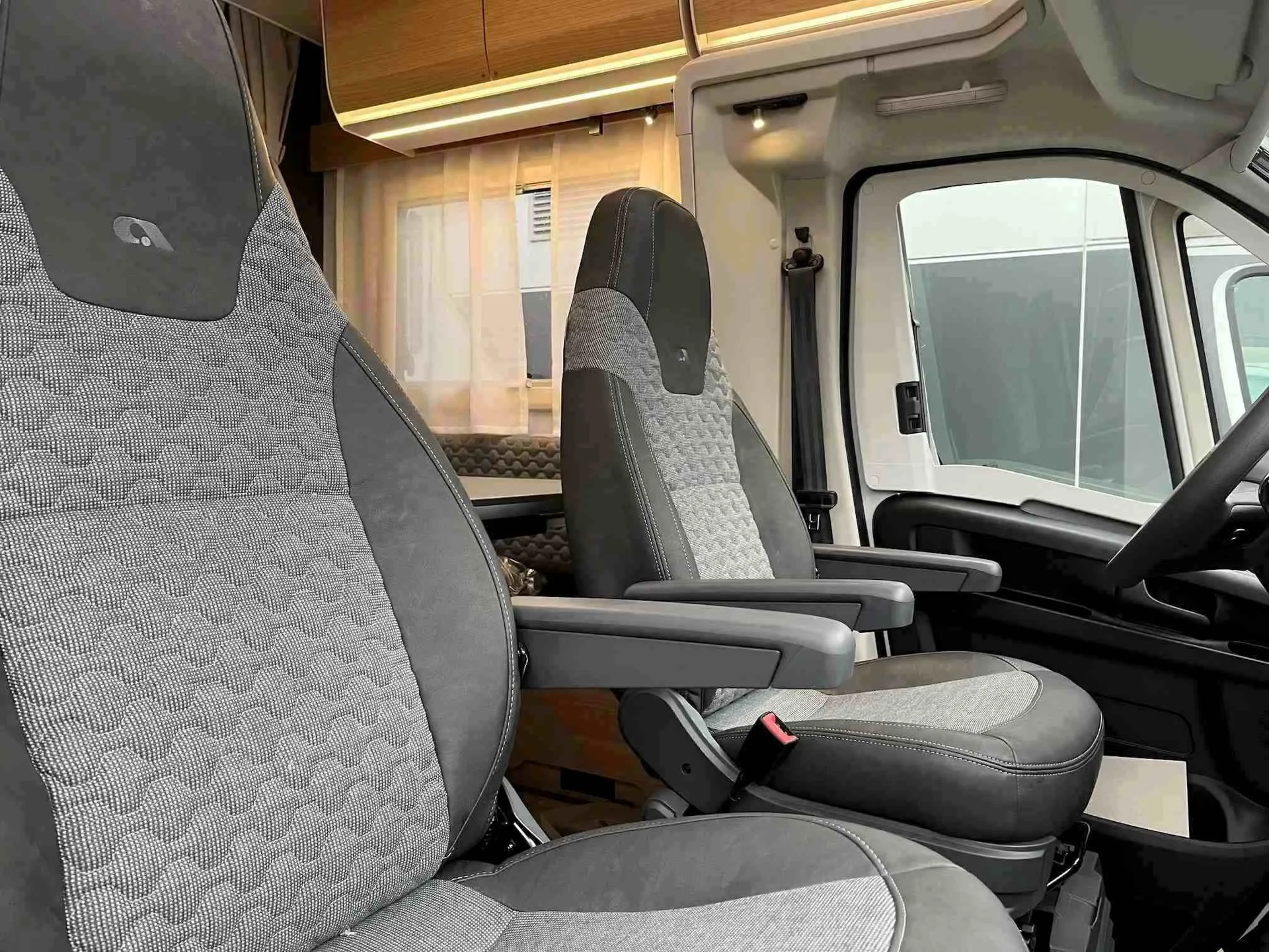 Shining Star 1 Adria Matrix Axess 600 SL