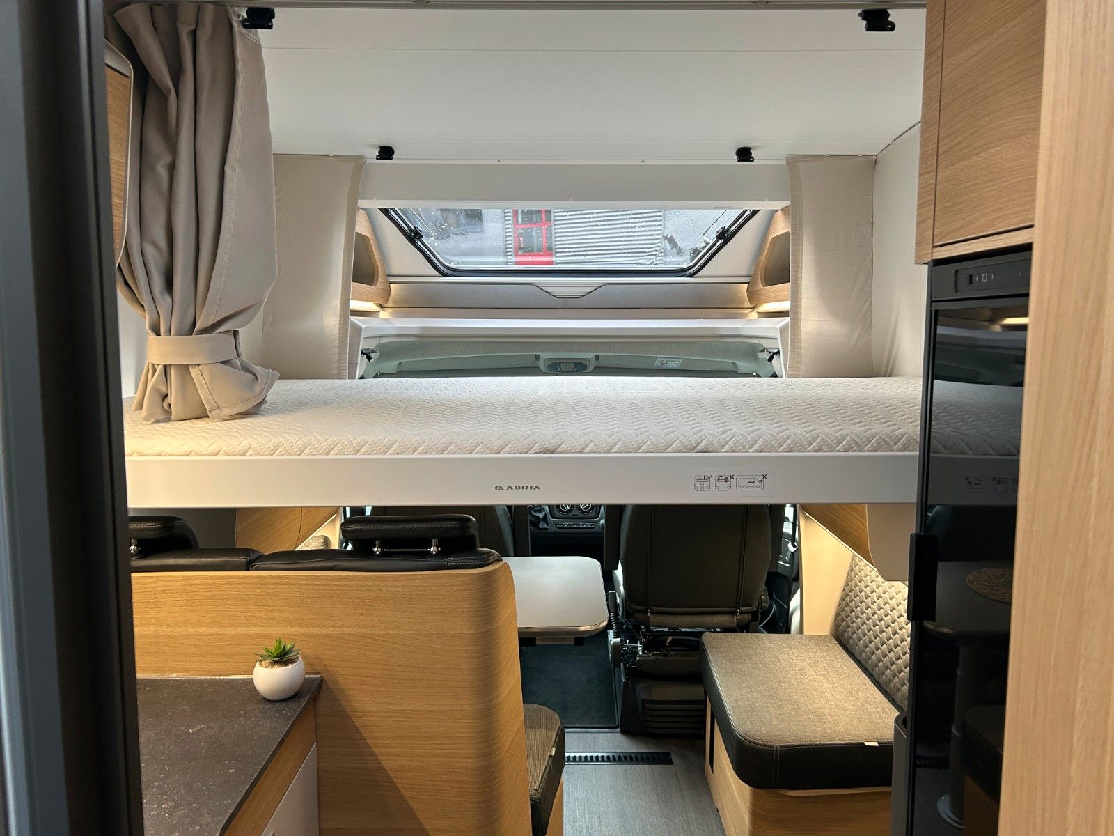 ADRIA Matrix ALL-IN 670 SL, 180PS, Automatik