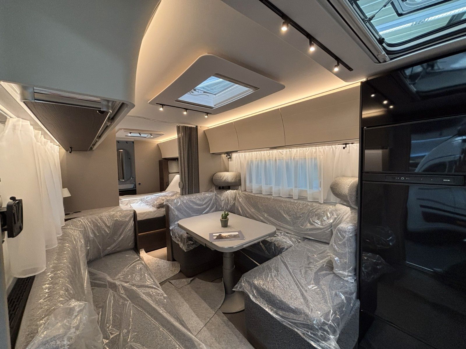 ADRIA Alpina 663 HT 2026 Frontküche,Heckbad,Backofen