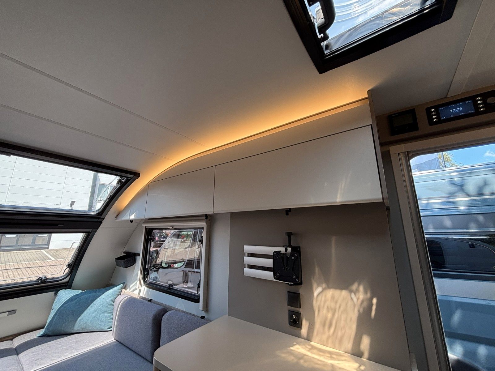 Adria Action 391 LH, Mover, Applikationen Grau 2026