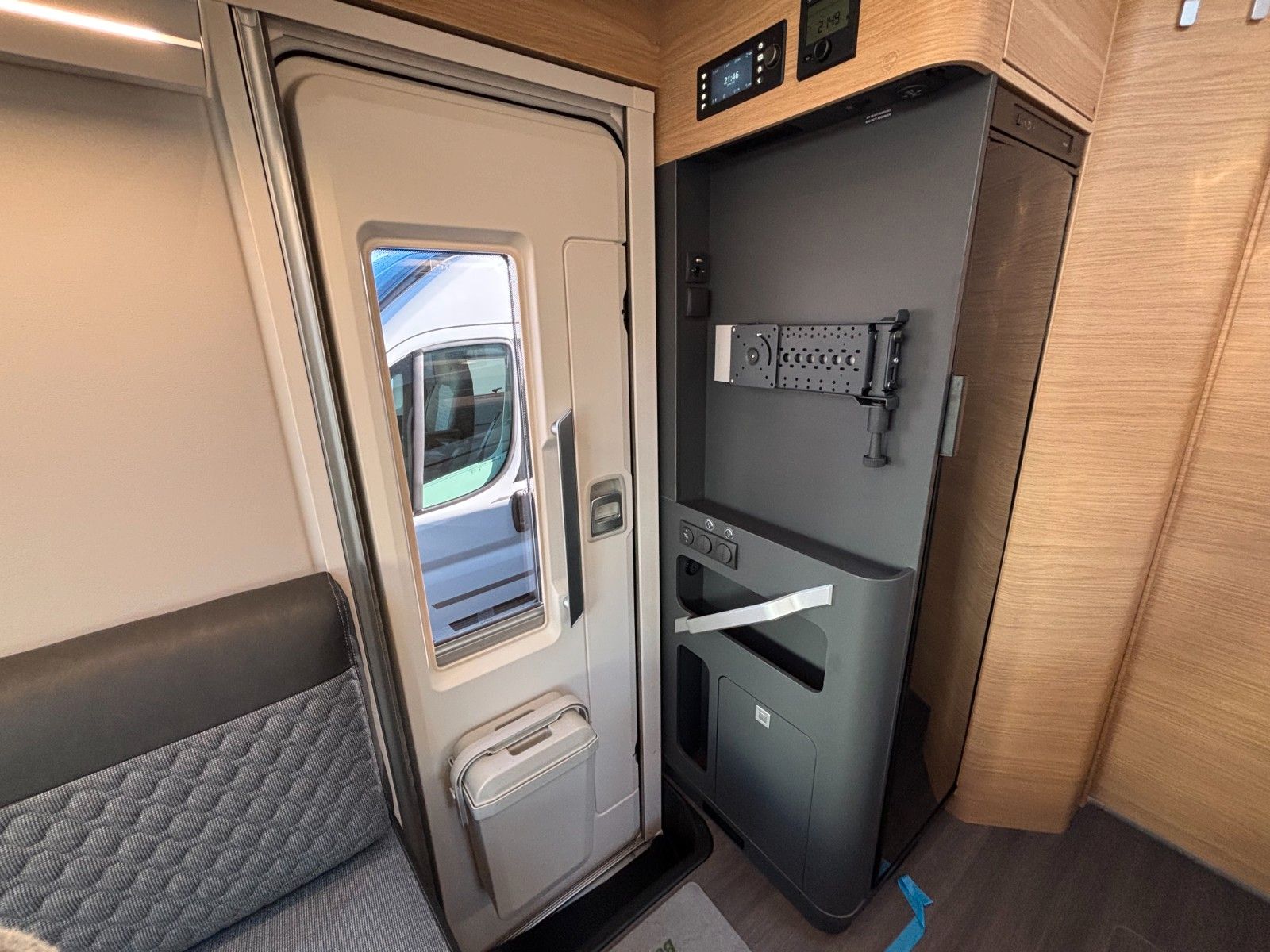 Adria Matrix 60Y 670 SL Jubilee 180,Luftfed.,Combi6 E
