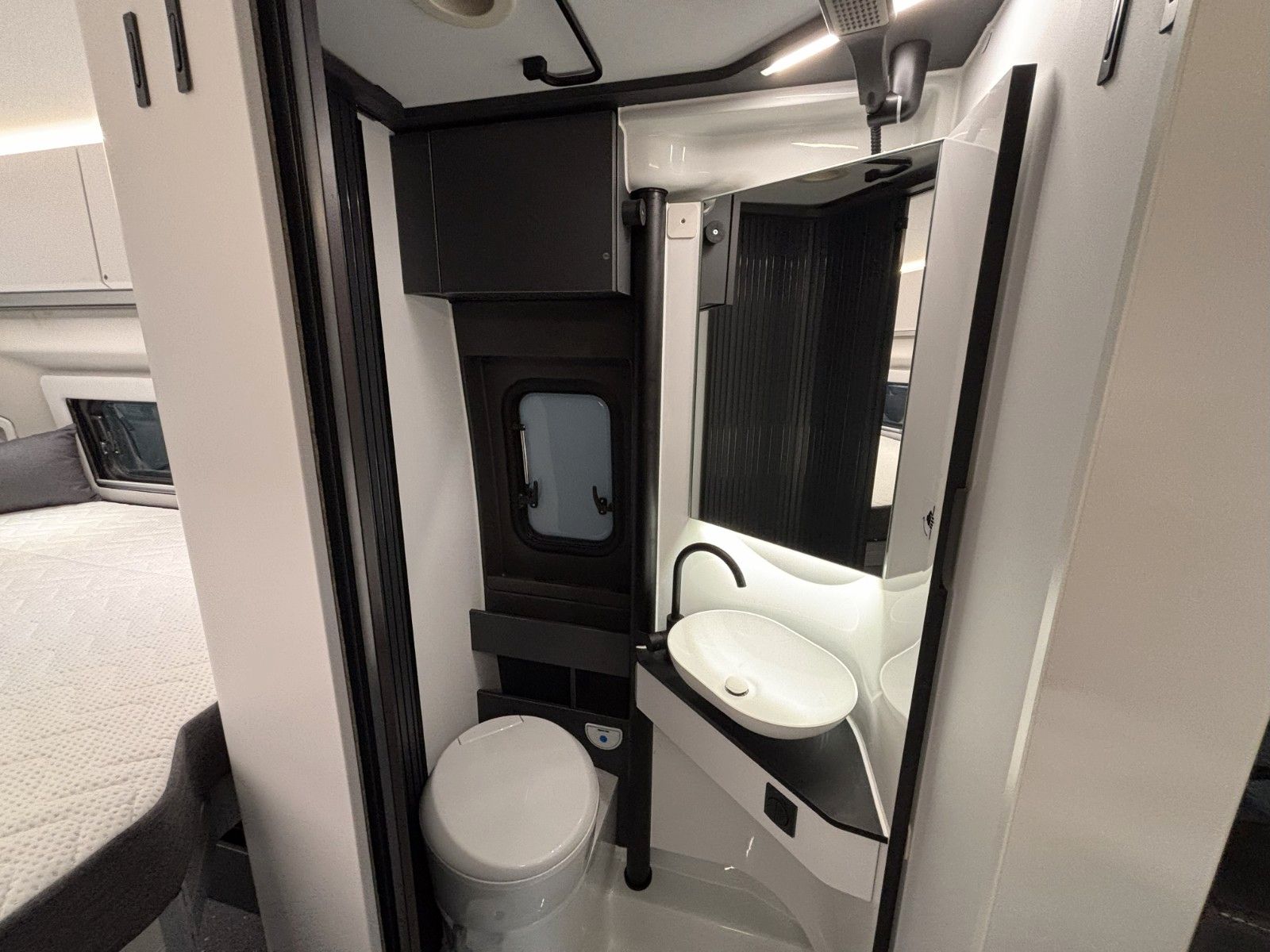 Adria Twin Edition 640 SGX 42,5Maxi 180PS,Autom.,Arno,