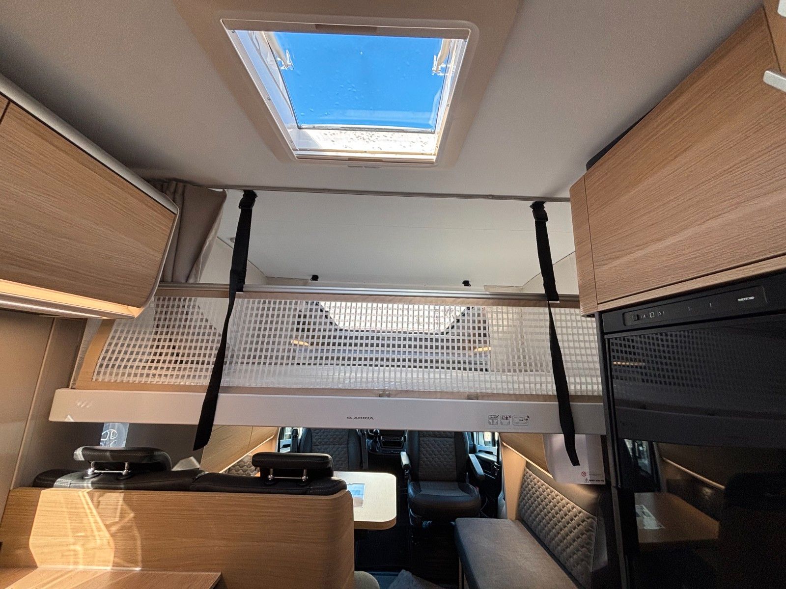 Adria Matrix 60Y 670 SL Jubilee 180,Luftfed.,Combi6 E