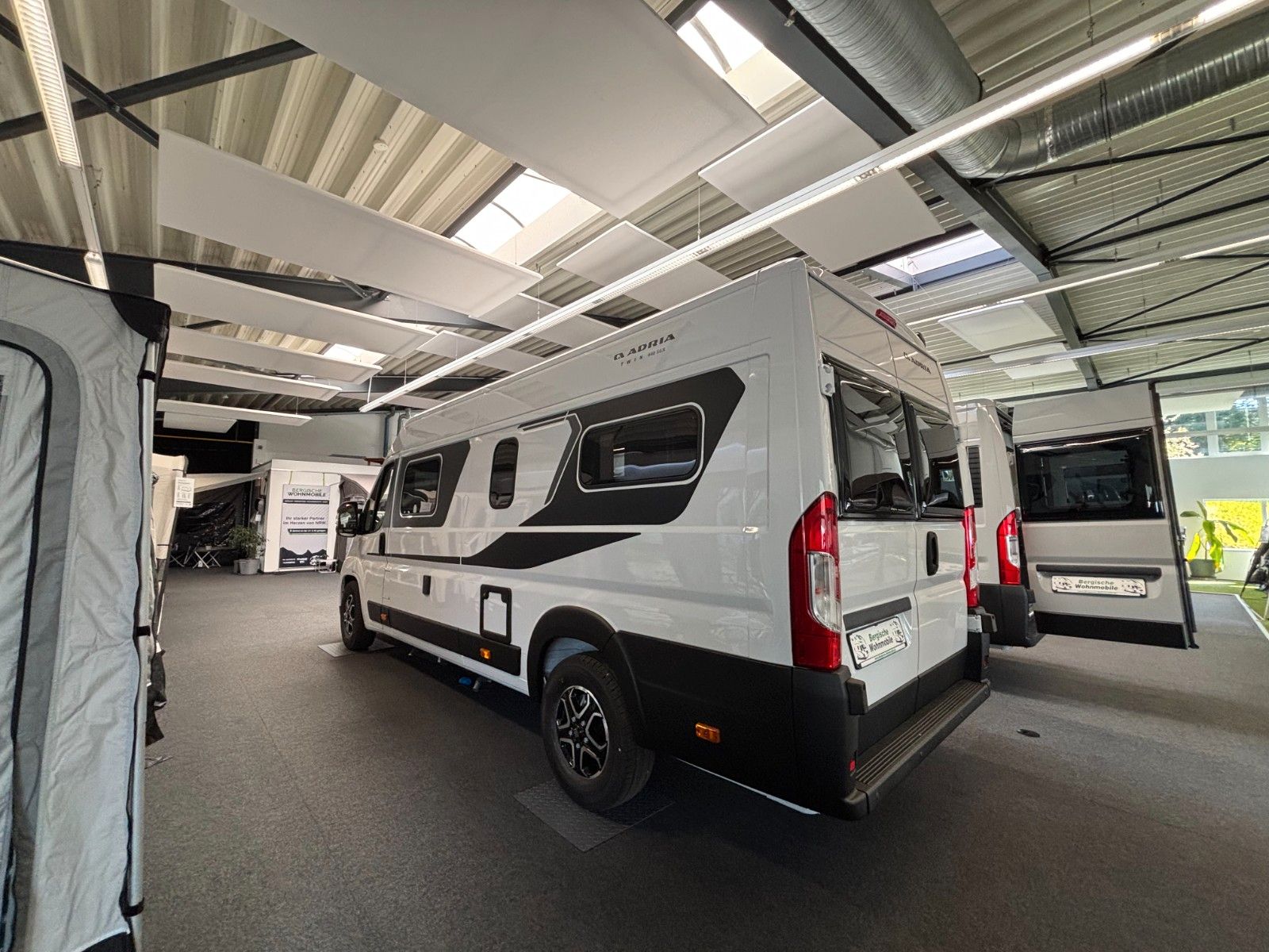 Adria Twin 640 SGX White Edition