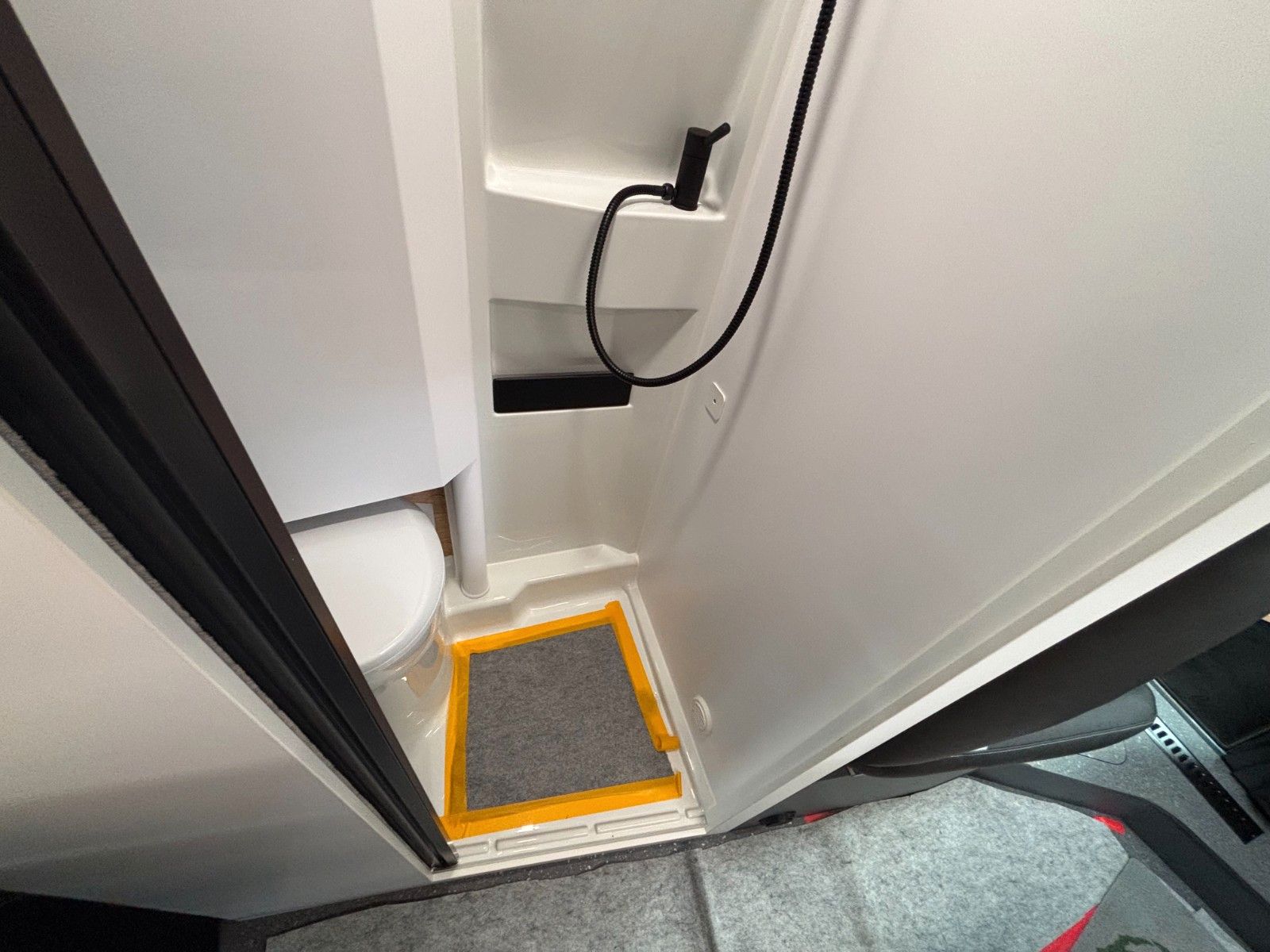 Adria Twin 640 SGX White Edition