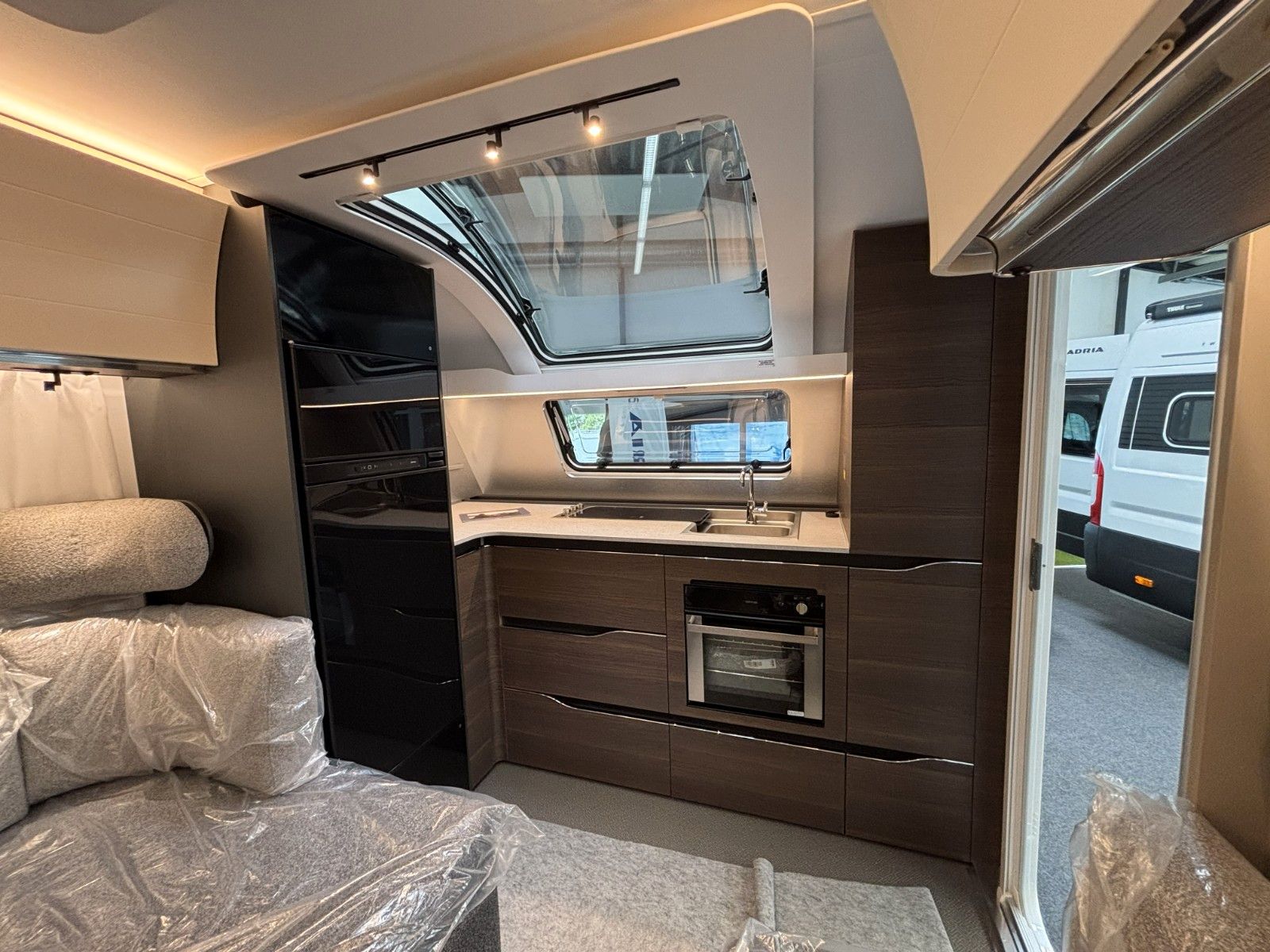 ADRIA Alpina 663 HT 2026 Frontküche,Heckbad,Backofen