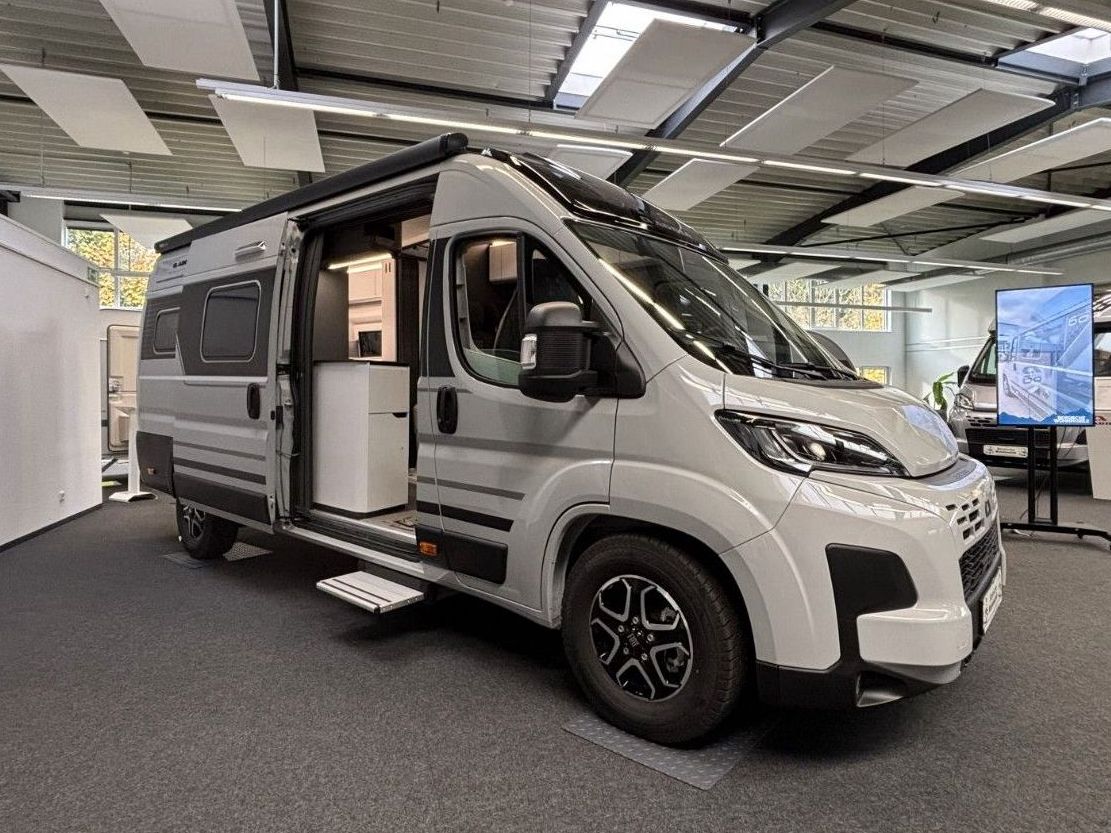 ADRIA Twin Edition 640 SGX 42,5Maxi 180PS,Autom.,Arno,