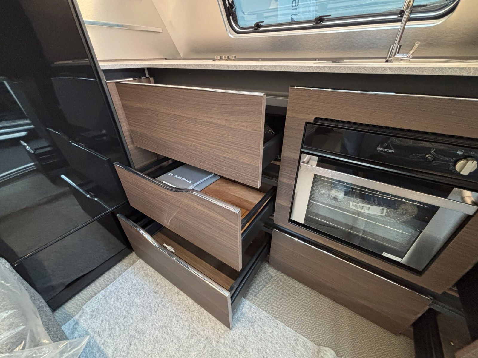 ADRIA Alpina 663 HT 2026 Frontküche,Heckbad,Backofen