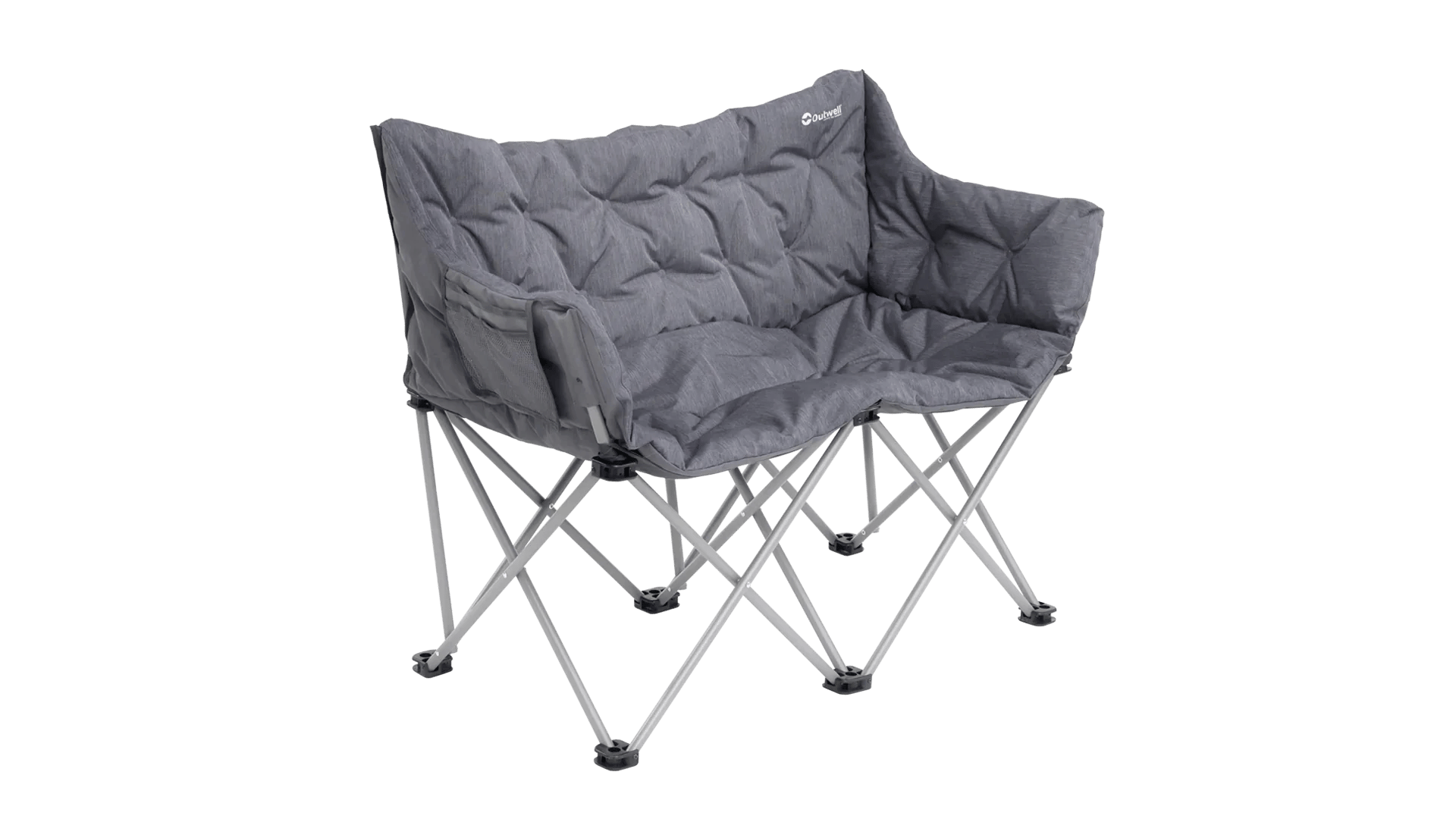 Aus schräger Perspektive wirkt das Outwell Sardis Lake Sofa kompakt und komfortabel für zwei Personen.