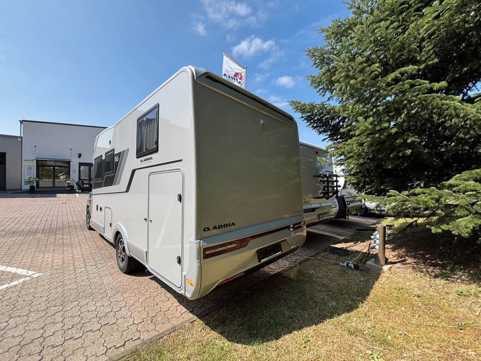 Adria Matrix 60Y 670 SL Jubilee 180,Luftfed.,Combi6 E