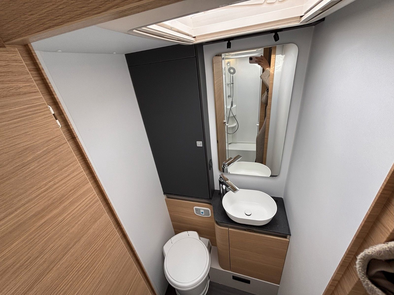 Adria Matrix 60Y 670 SL Jubilee 180,Luftfed.,Combi6 E