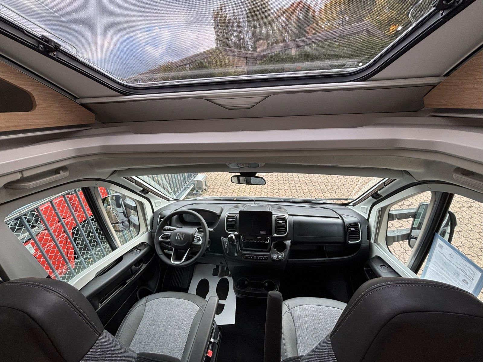 Adria Matrix 60Y 670 SL Jubilee 180,Luftfed.,Combi6 E