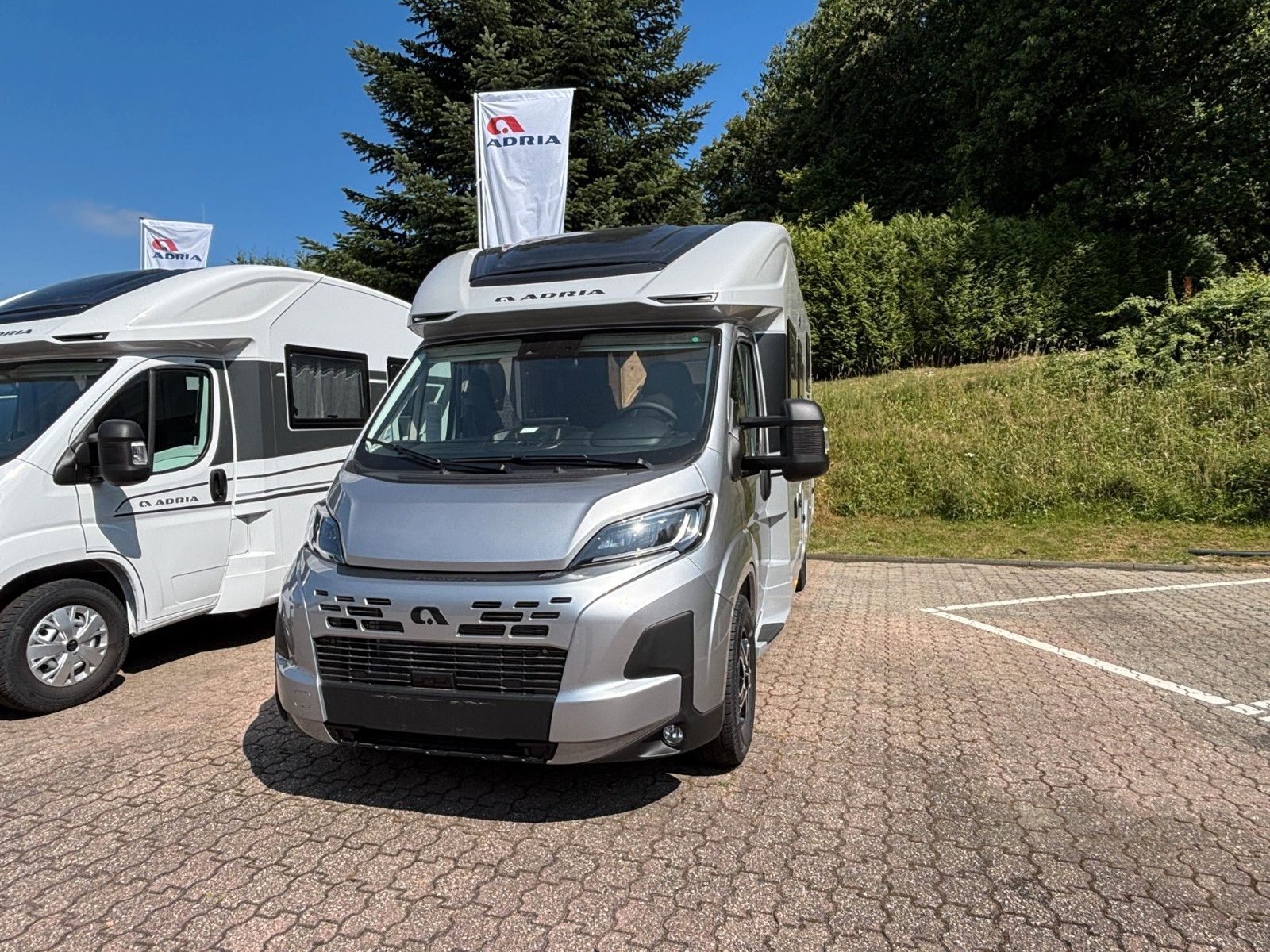 Adria Matrix 60Y 670 SL Jubilee 180,Luftfed.,Combi6 E