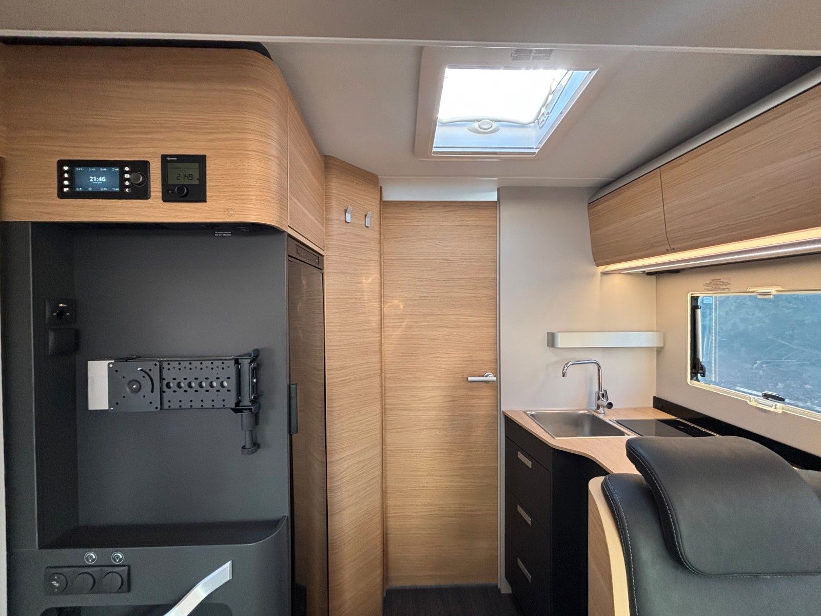 Adria Matrix 60Y 670 SL Jubilee 180,Luftfed.,Combi6 E