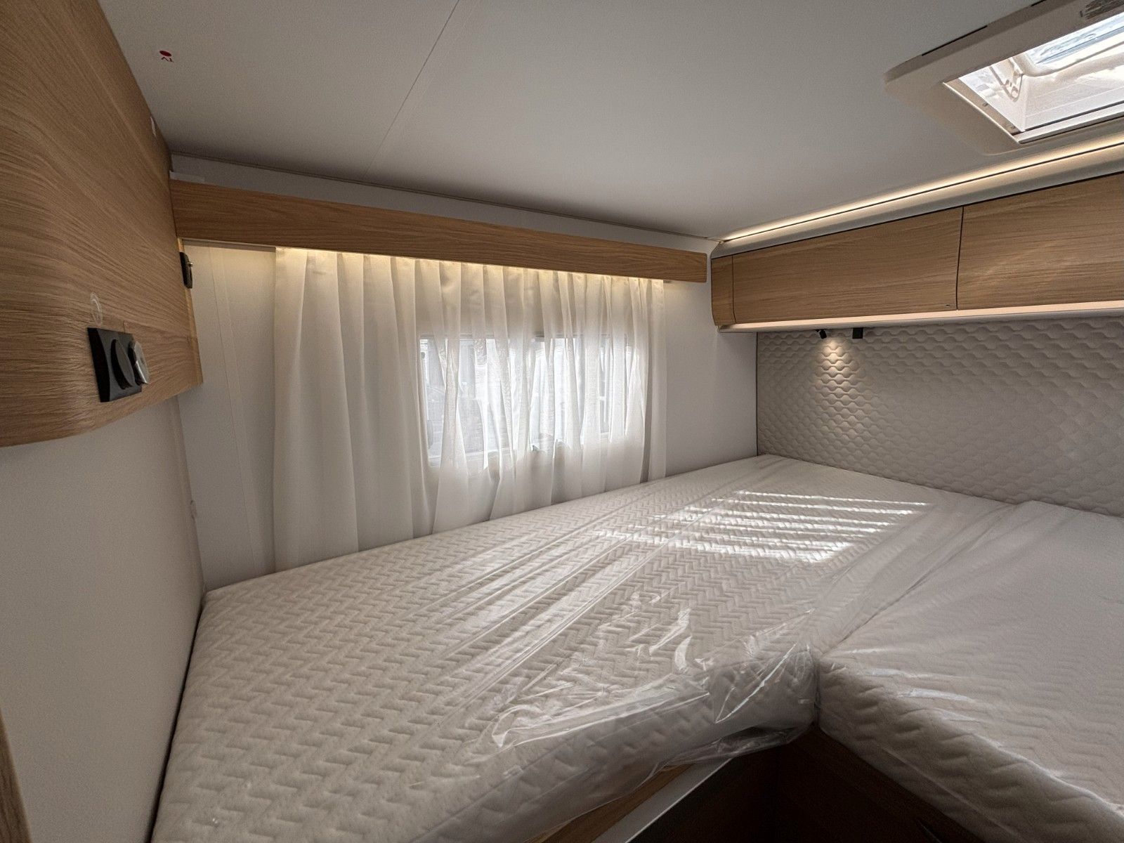 Adria Matrix 60Y 670 SL Jubilee 180,Luftfed.,Combi6 E