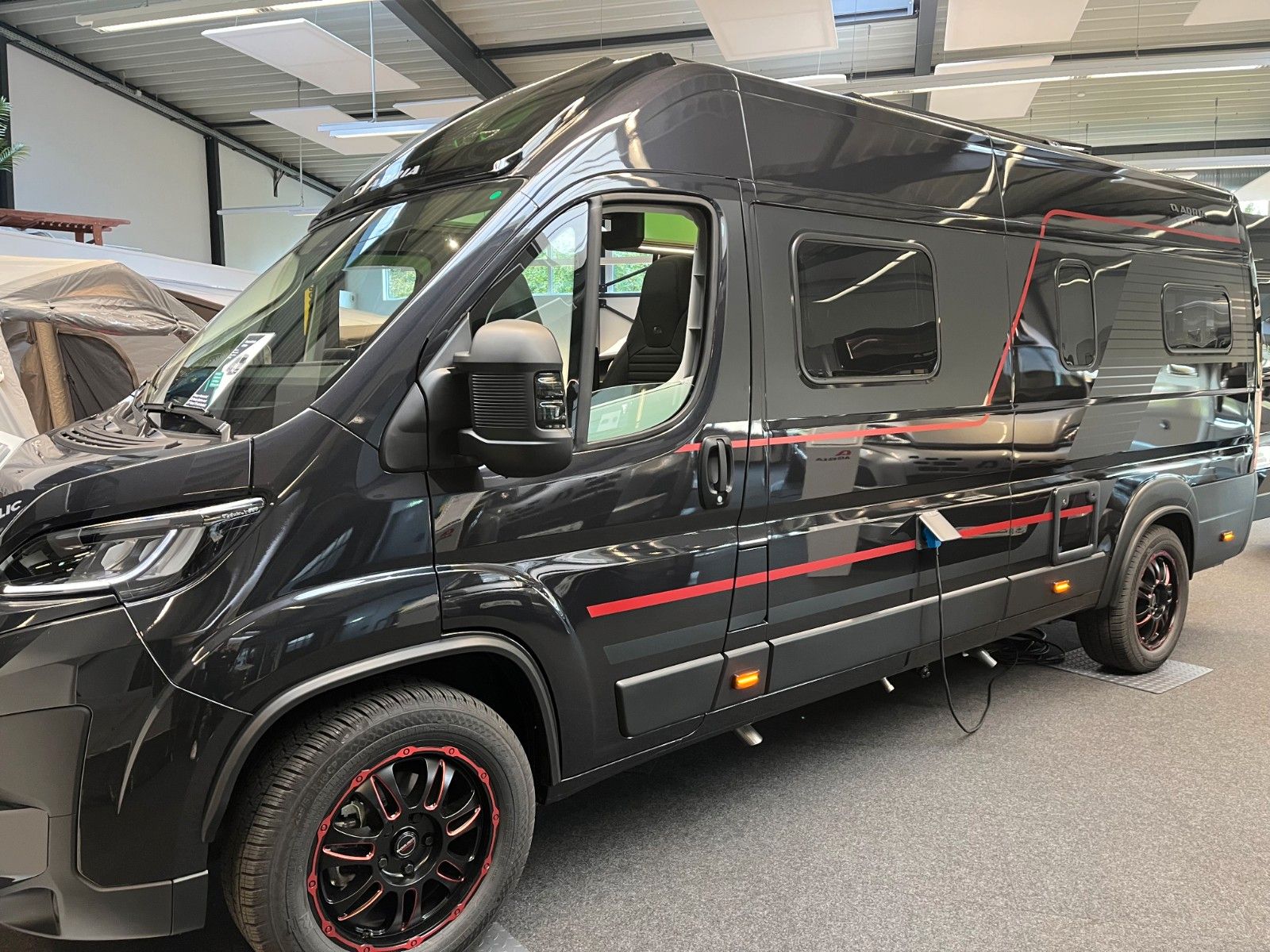 ADRIA Twin Supreme 640 SGX,Voll-Luftf.,400WP,18",Leder