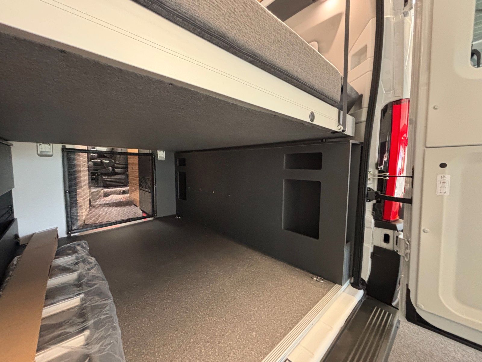 Adria Twin 640 SGX White Edition