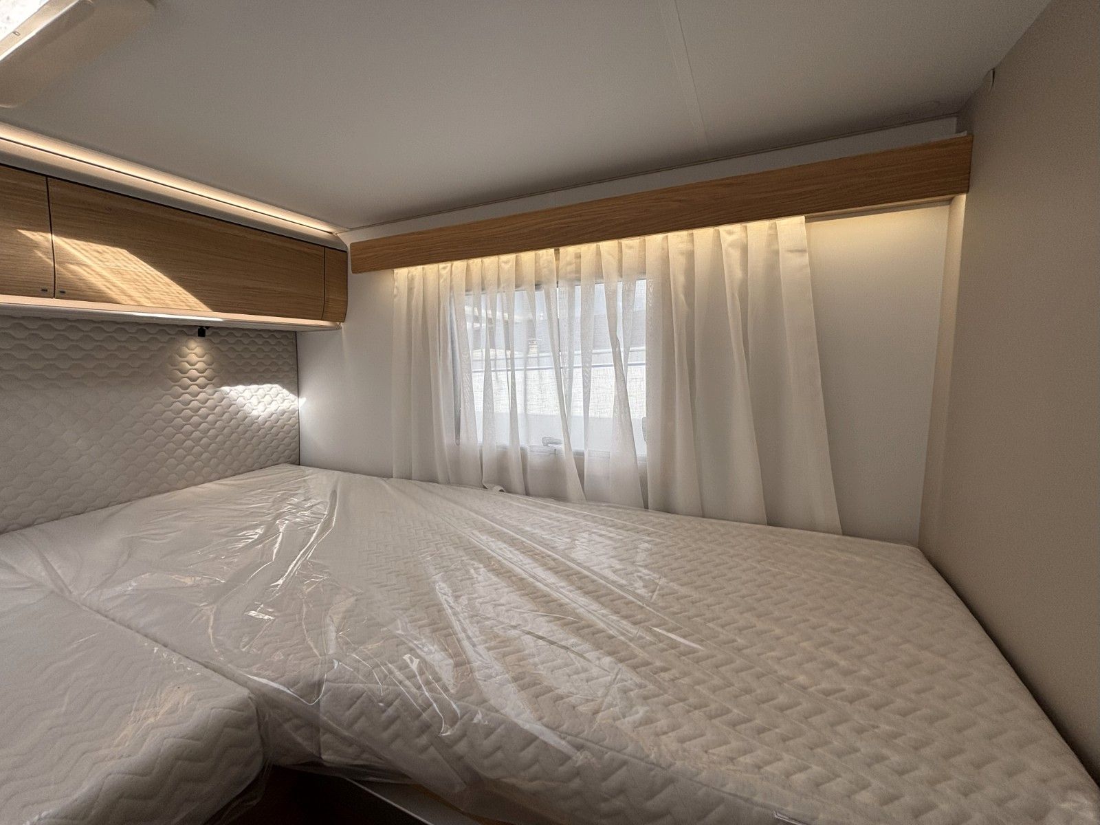 Adria Matrix 60Y 670 SL Jubilee 180,Luftfed.,Combi6 E