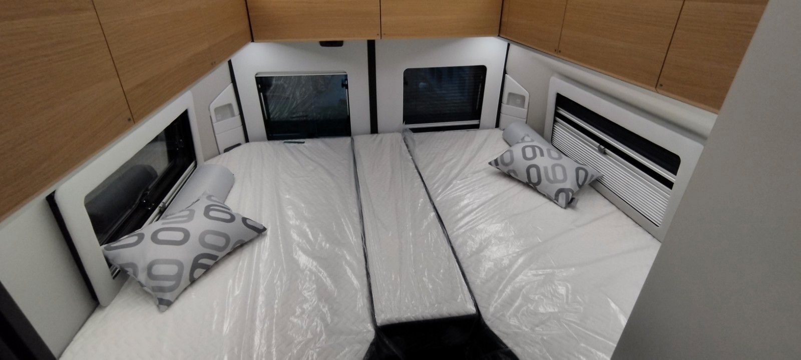Adria Twin 640 SLB 60Y Jubilee 42,5 Maxi Combi D6E