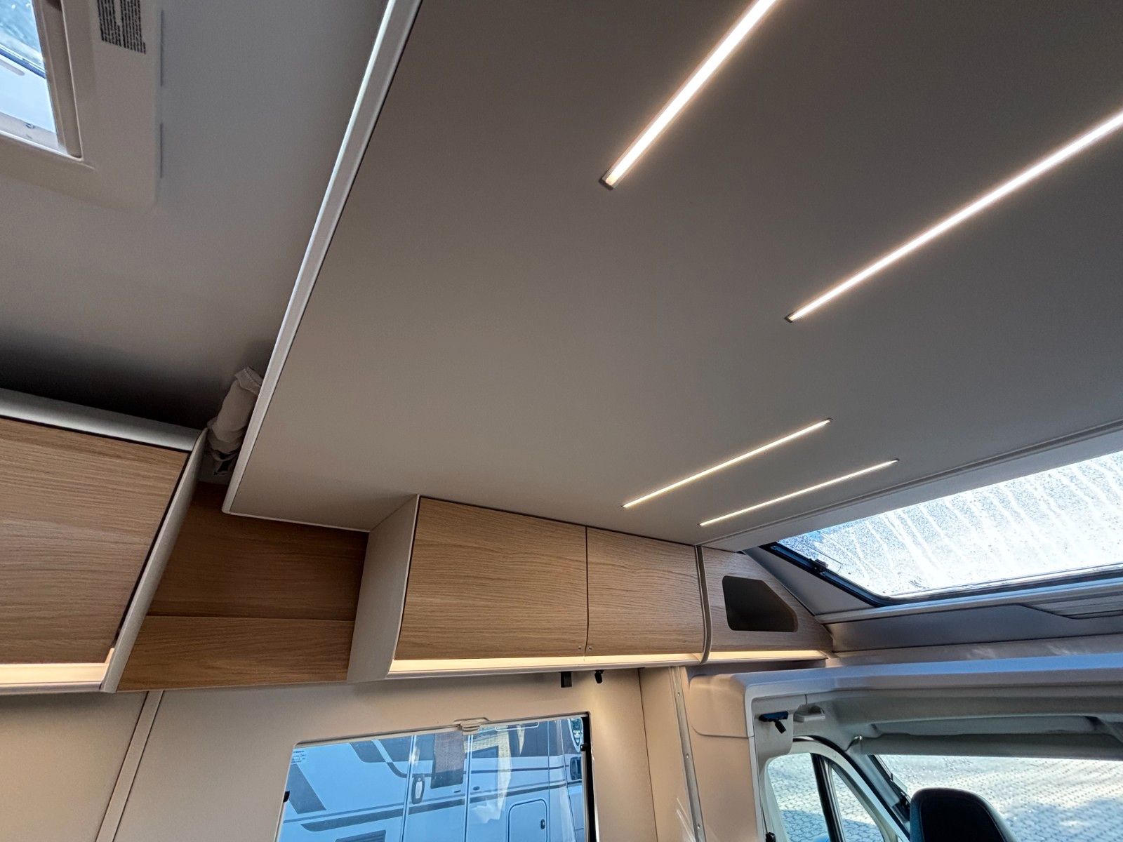 Adria Matrix 60Y 670 SL Jubilee 180,Luftfed.,Combi6 E