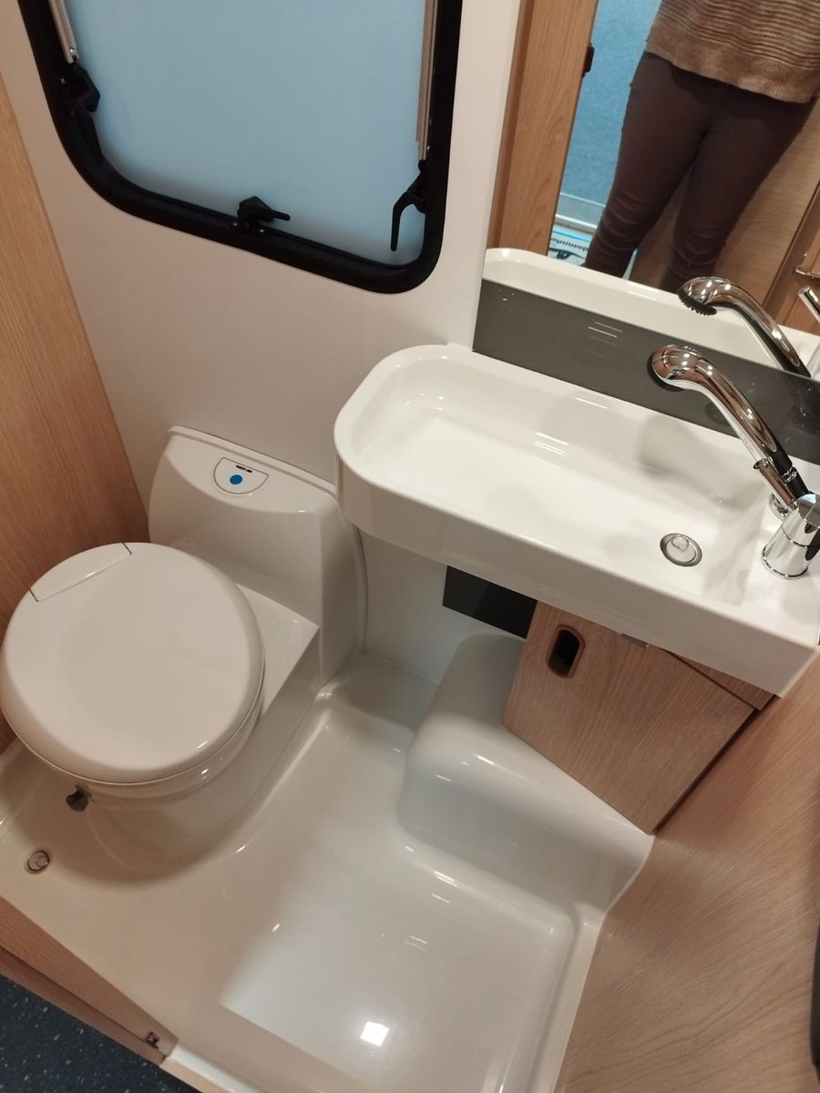 ADRIA Aviva 360 DK 2027er Modell, Ab Oktober