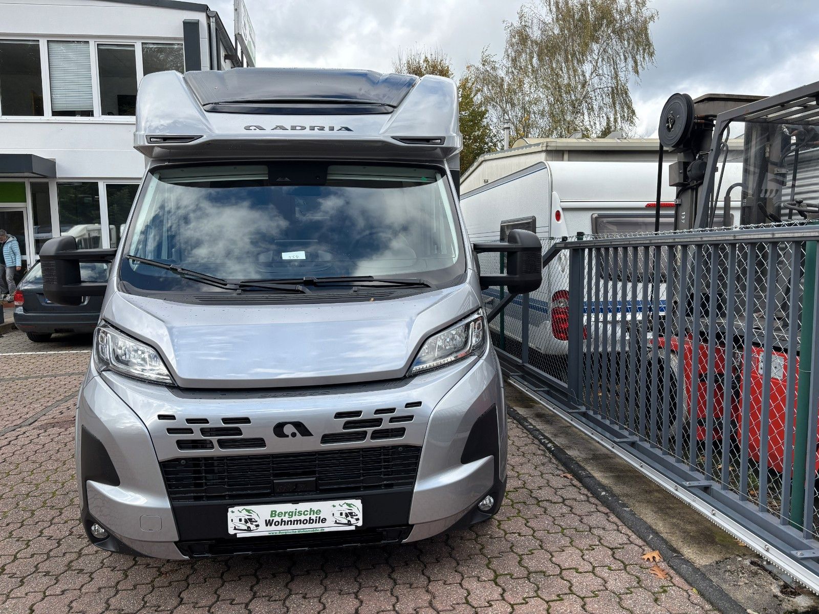 Adria Matrix 60Y 670 SL Jubilee 180,Luftfed.,Combi6 E
