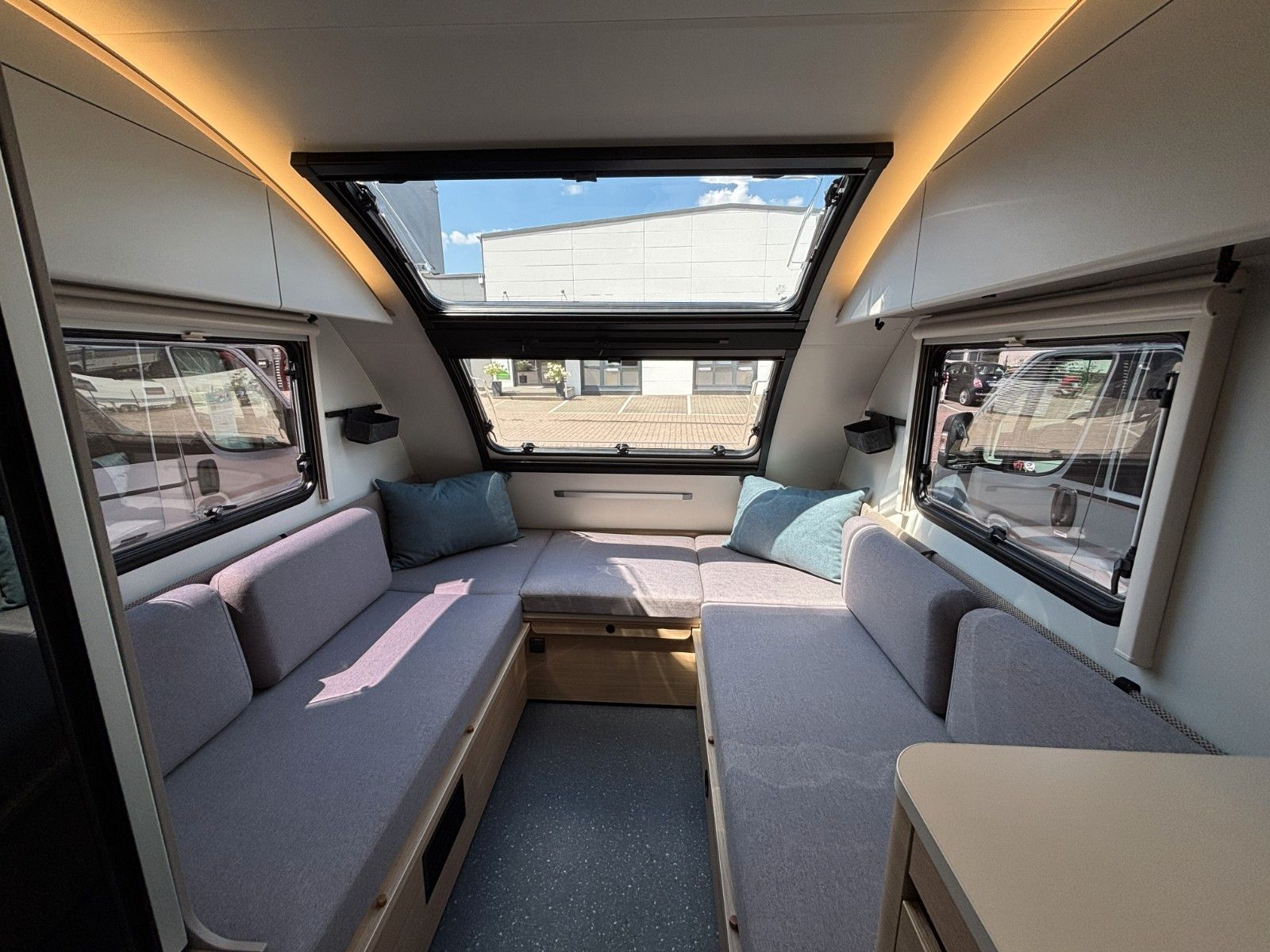 Adria Action 391 LH, Mover, Applikationen Grau 2026