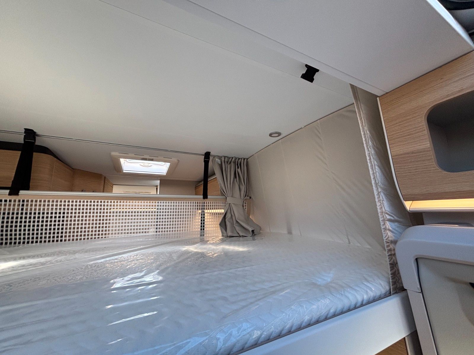 Adria Matrix 60Y 670 SL Jubilee 180,Luftfed.,Combi6 E