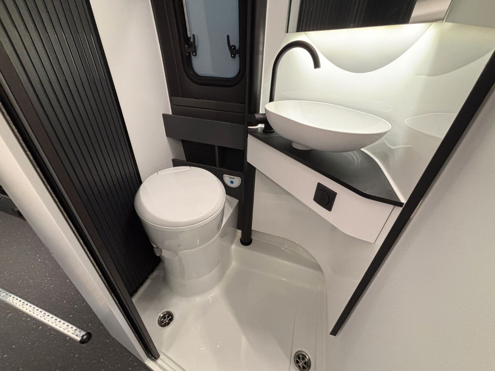 Adria Twin Edition 640 SGX 42,5Maxi 180PS,Autom.,Arno,