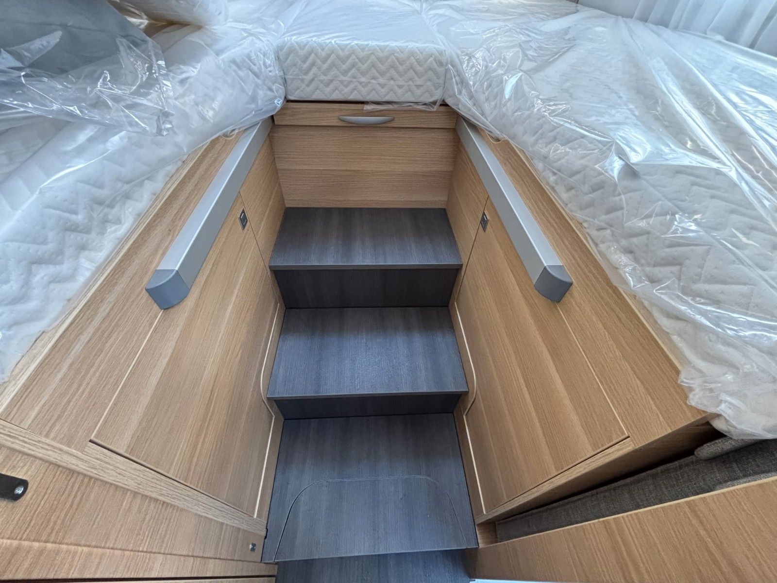 Adria Matrix 60Y 670 SL Jubilee 180,Luftfed.,Combi6 E