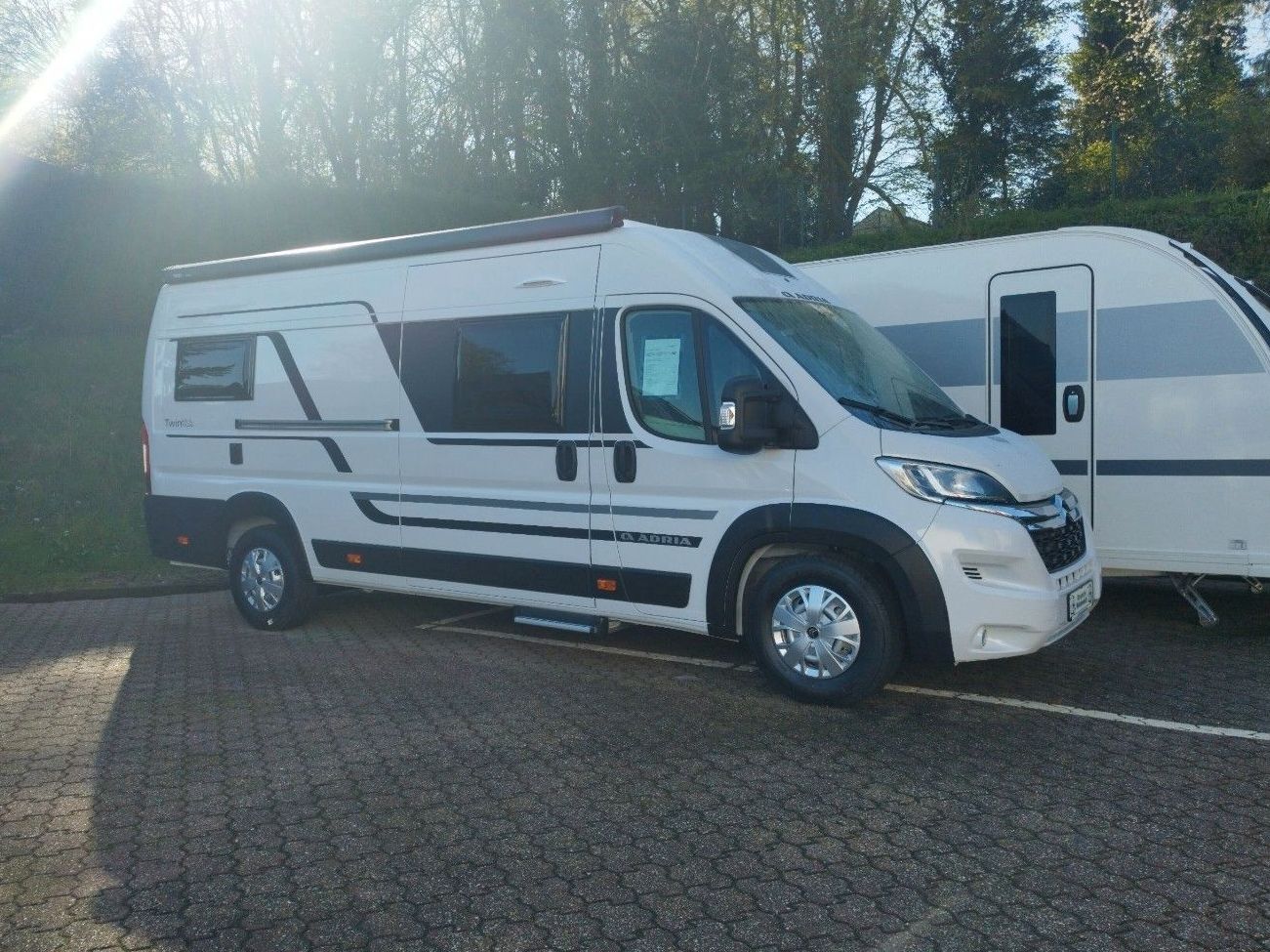 Adria Twin All In 640 SL Markise Isofix 35 Heavy