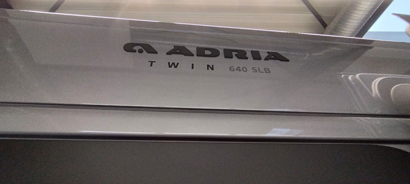 Adria Twin 640 SLB 60Y Jubilee 42,5 Maxi Combi D6E