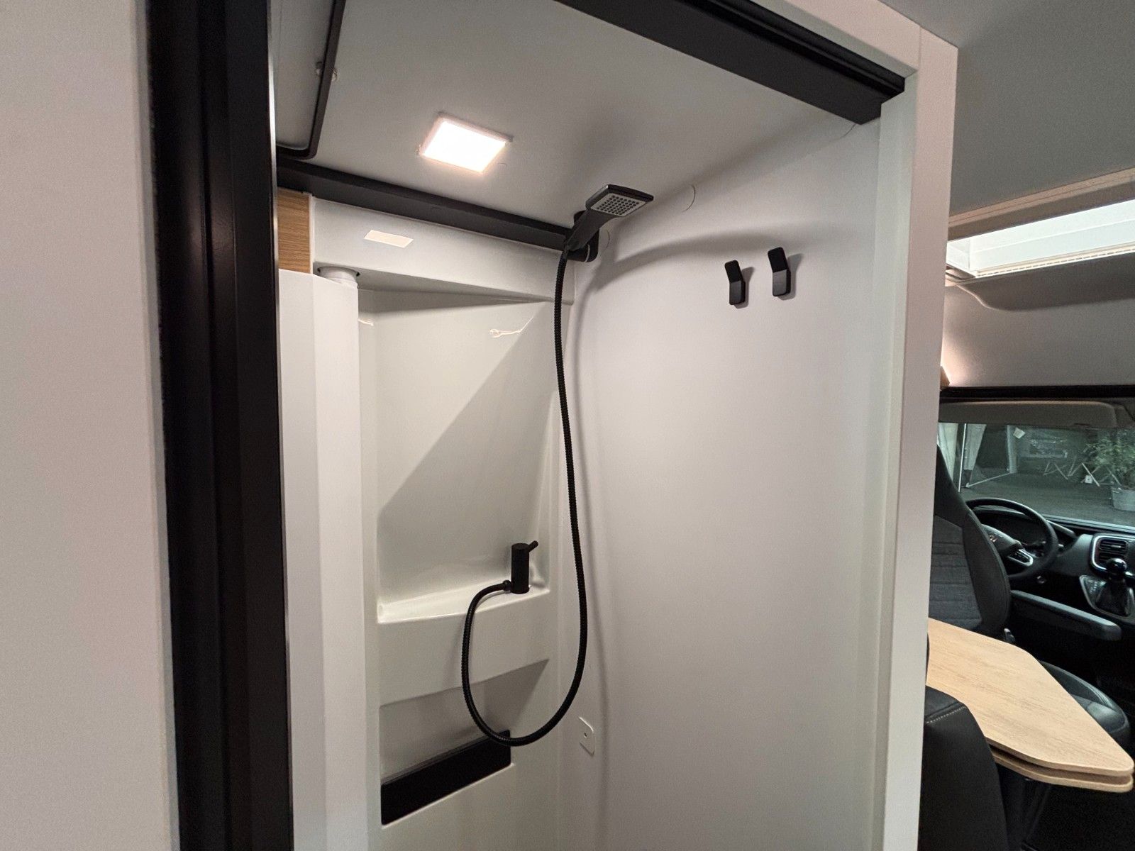 Adria Twin 640 SGX White Edition